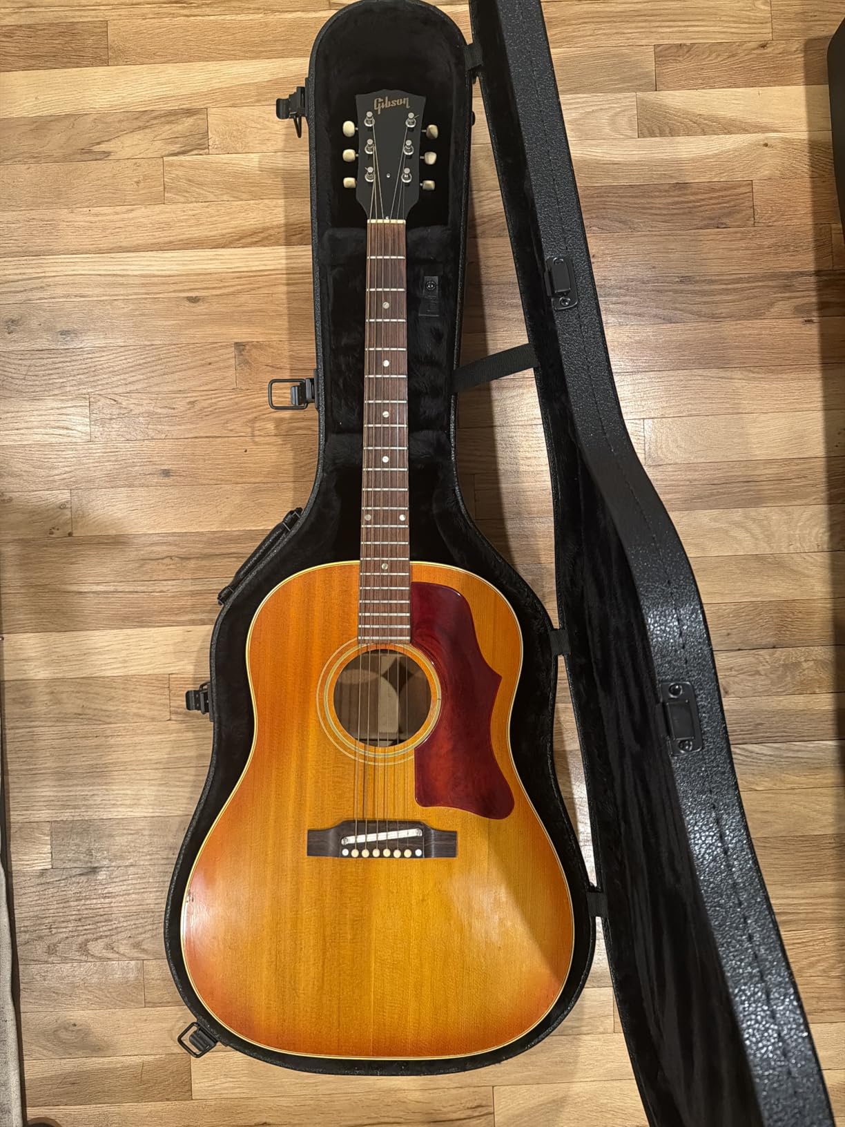 Gibson Dreadnought Hardshell Case Modern, Black customer photo 1