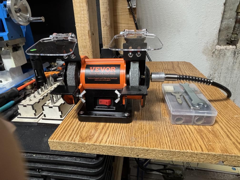 VEVOR Bench Buffer Polisher, Bench Buffer Grinder Polishing & Buffing Machine with Wool/Abrasive Fiber Wheel, 100pcs Tools customer photo 1