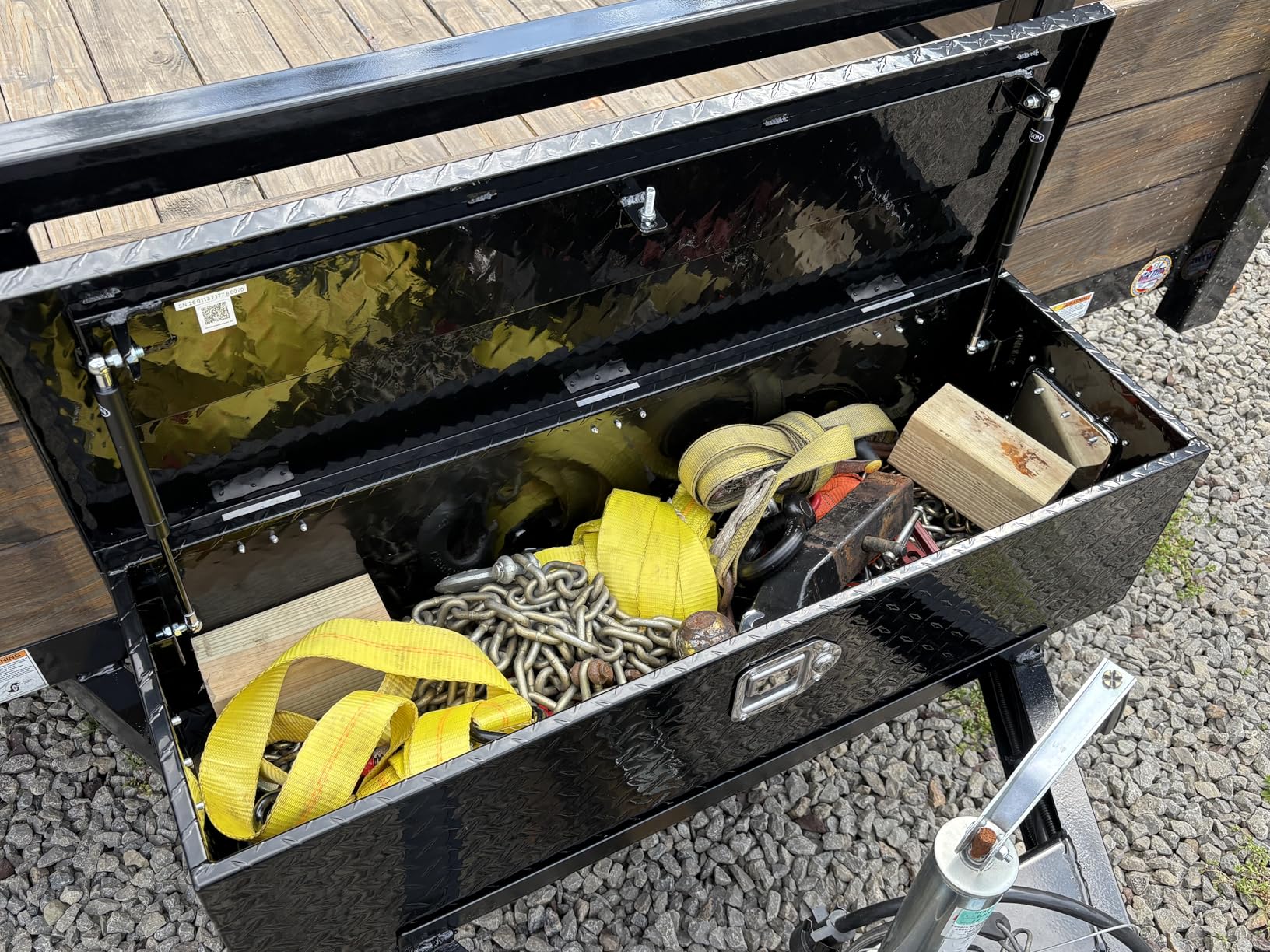 VEVOR Heavy Duty Aluminum Truck Bed Tool Box, Diamond Plate Tool Box with Side Handle and Lock Keys, Storage Tool Box Chest Box Organizer for Pickup, Truck Bed, RV, Trailer customer photo 1
