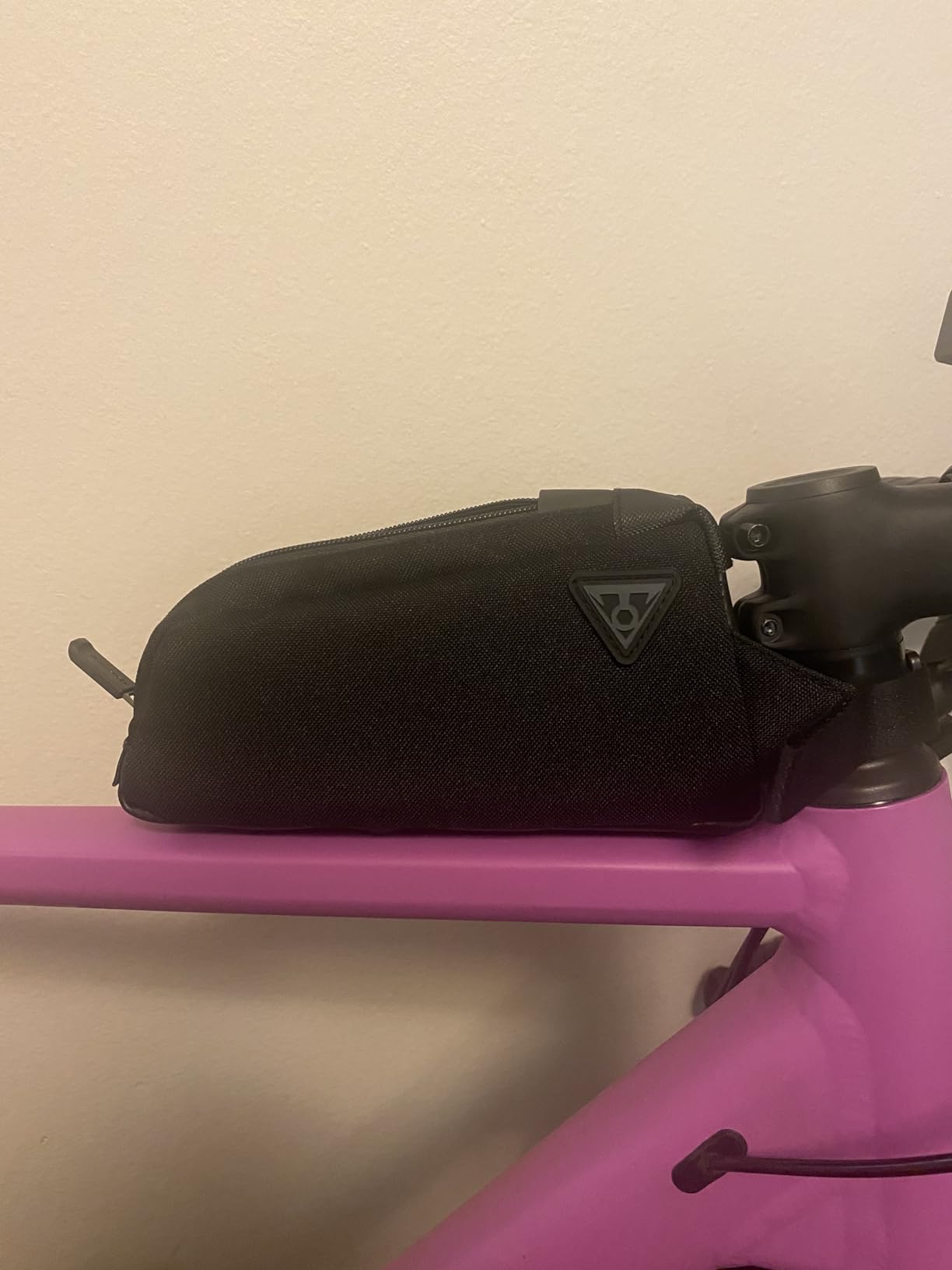 Topeak FastFuel Top Tube Bag - Compact 0.5L Frame Bag | Adjustable Bolt-On or Strap Mount, Padded Storage for Snacks & Gear, 70g Lightweight Design customer photo 1