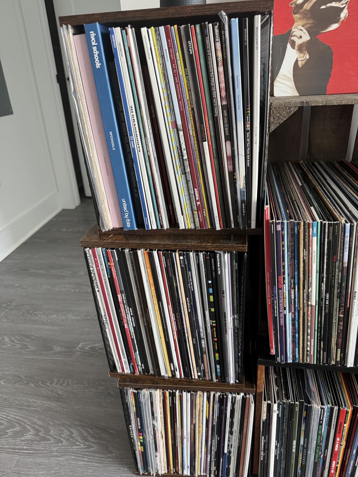 Honkazita 1 Cube Record Holder Vinyl Record Storage Furniture - DIY Stackable 40-55 Records Visualize Record Album Storage Box Cube Wooden Vinyl Record Crate Vinyl Record Shelves Organizer customer photo 2