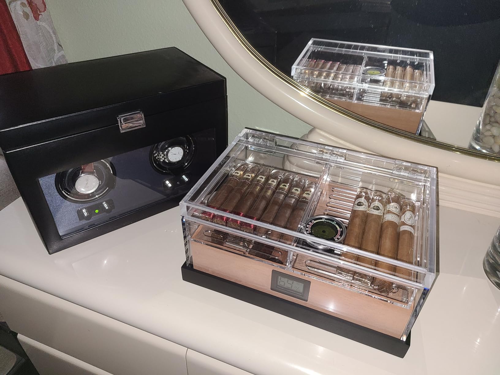 CASE ELEGANCE - Felix Tupperdor - Airtight Acrylic Humidor, Thick Removable Spanish Cedar Tray, Accurate Digital Hygrometer, Acrylic Divider, & Polish Cloth, Holds 35-45 Cigars customer photo 1