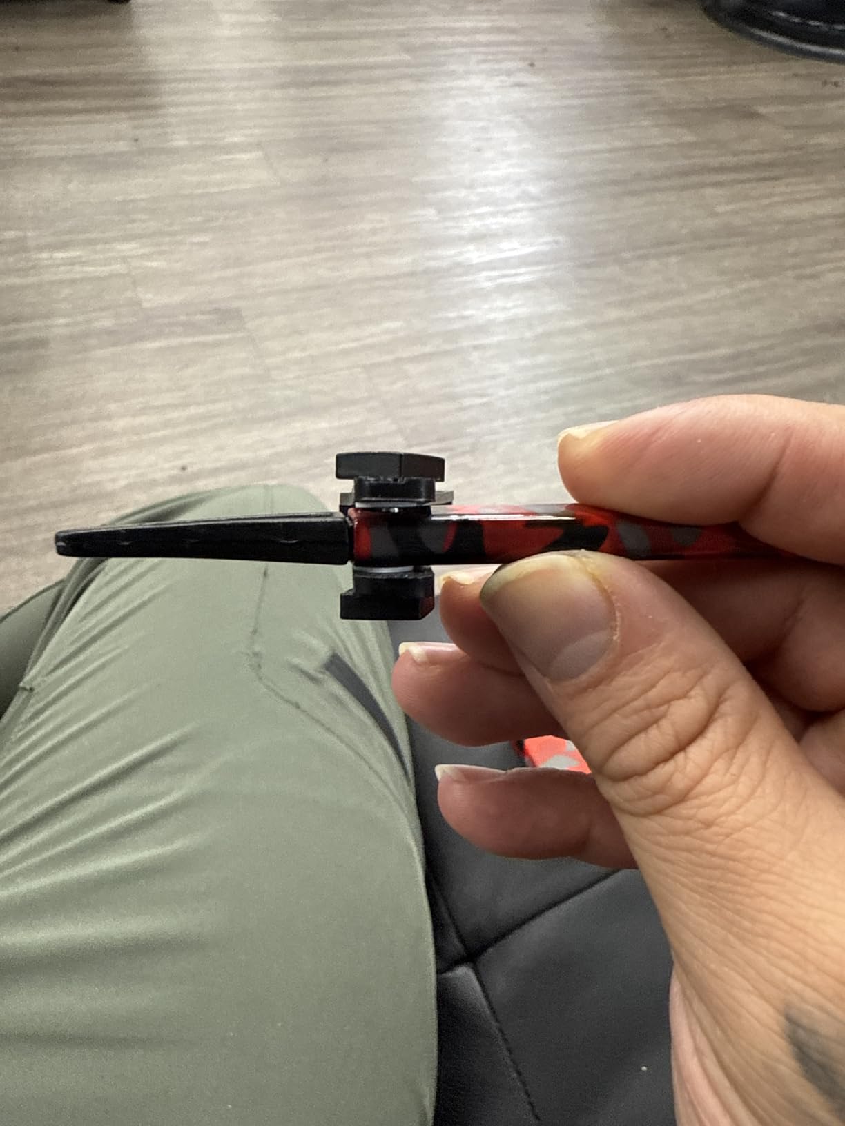 StyleCraft x Deluxe Line Professional Barber Straight Razor Camo Red (Blade not included) customer photo 1