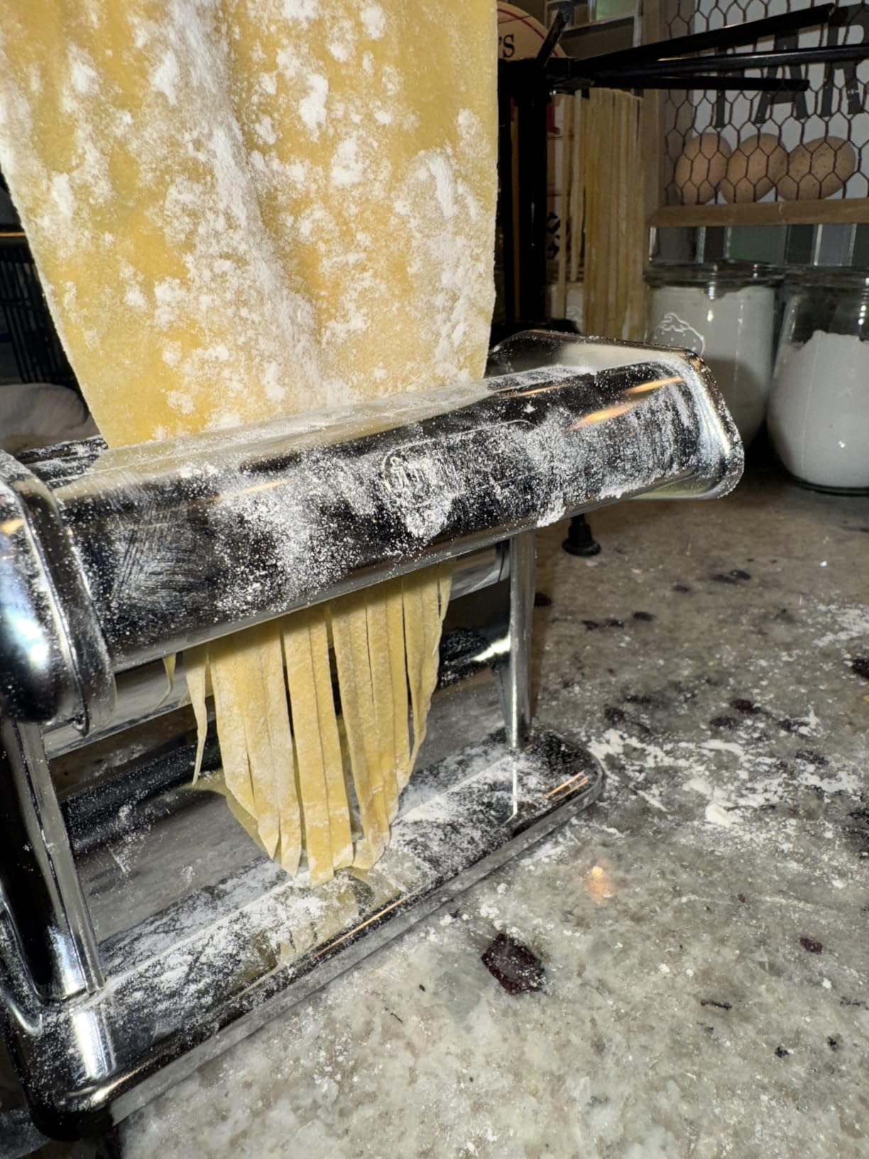 Pasta Maker Machine- 100% Made in Italy, Heavy Duty Steel Construction, Easy Lock Dial, Wood Grip Handle & Cleaning Brush- Fresh Homemade Italian Spaghetti Fettuccine or Lasagna (Classic Line) customer photo 2