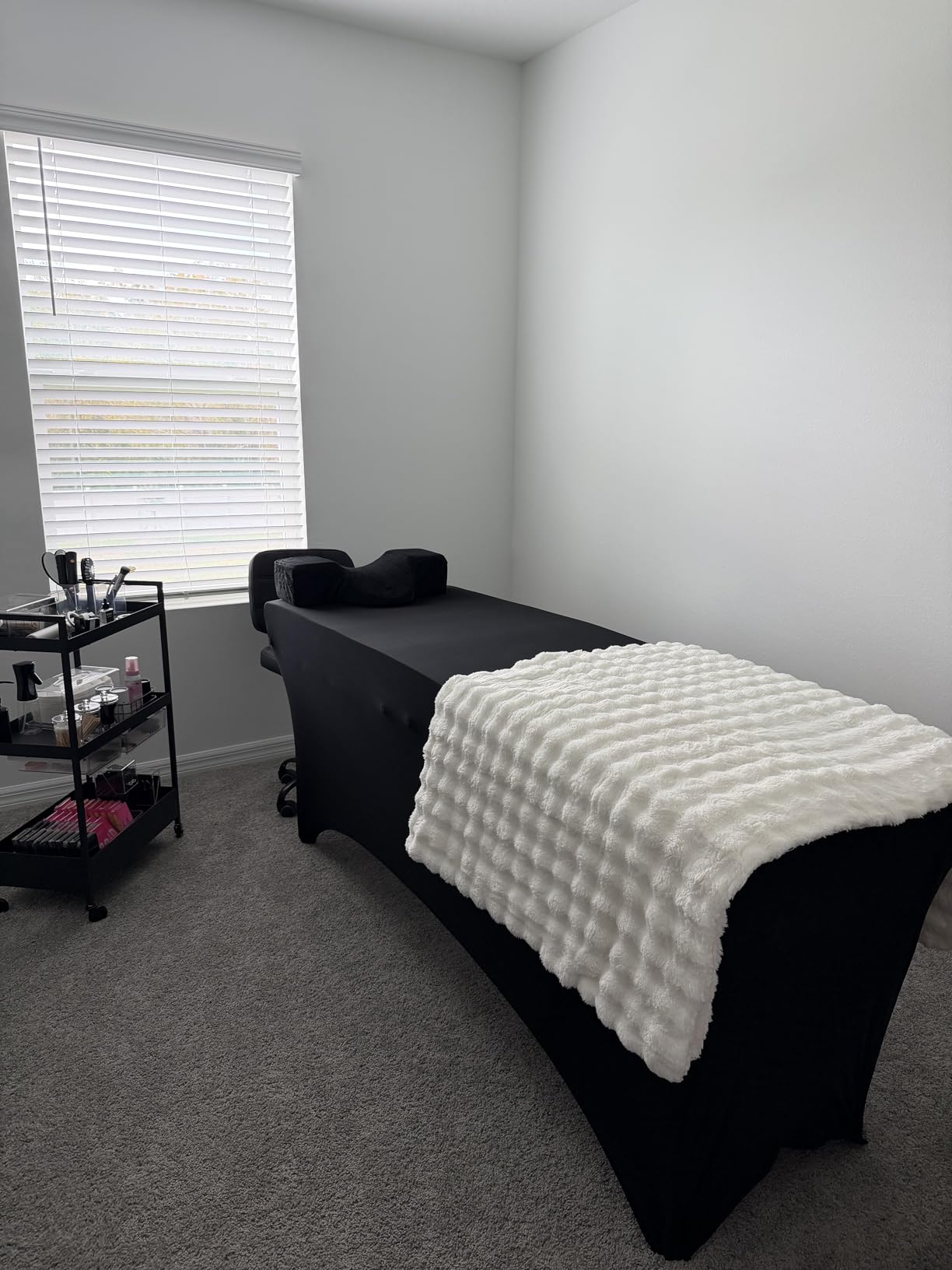 Brelley Massage Table Portable Professional 3 Sections Reclining Massage Couch, Aluminum Adjustable Esthetician Bed Tattoo Table SPA Lash Salon Bed with Carrying Bag (Black) customer photo 1