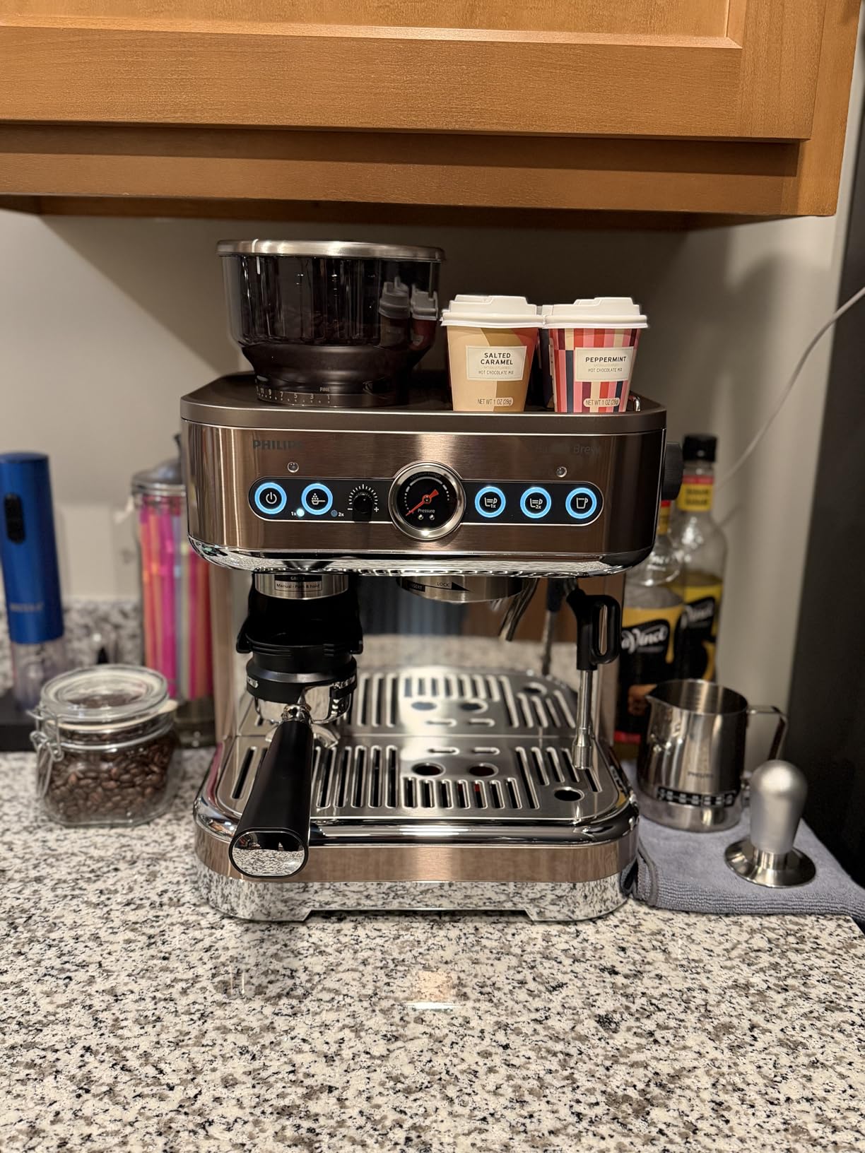 Philips Barista Brew Semi Automatic Espresso Machine - Single & Double Espresso, Americano, 250g Bean Container+Grinder+Milk Jug with temperature indicator, Calibrated Tamping, Metal Silver (PSA3218/01) customer photo 1