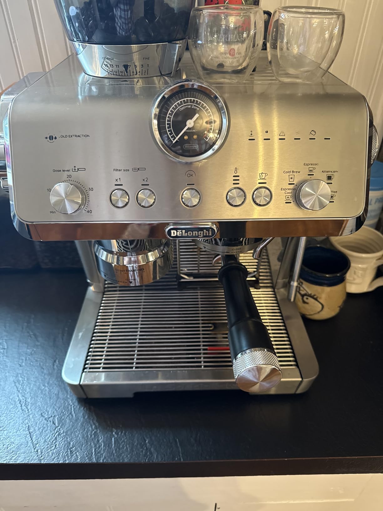 De'Longhi La Specialista Opera Espresso Machine - Cold Brew & Espresso Maker with Smart Tamping, Burr Grinder, Milk Steam Wand/Frother & 19-Bar Pressure - For Lattes & Cappuccinos customer photo 2