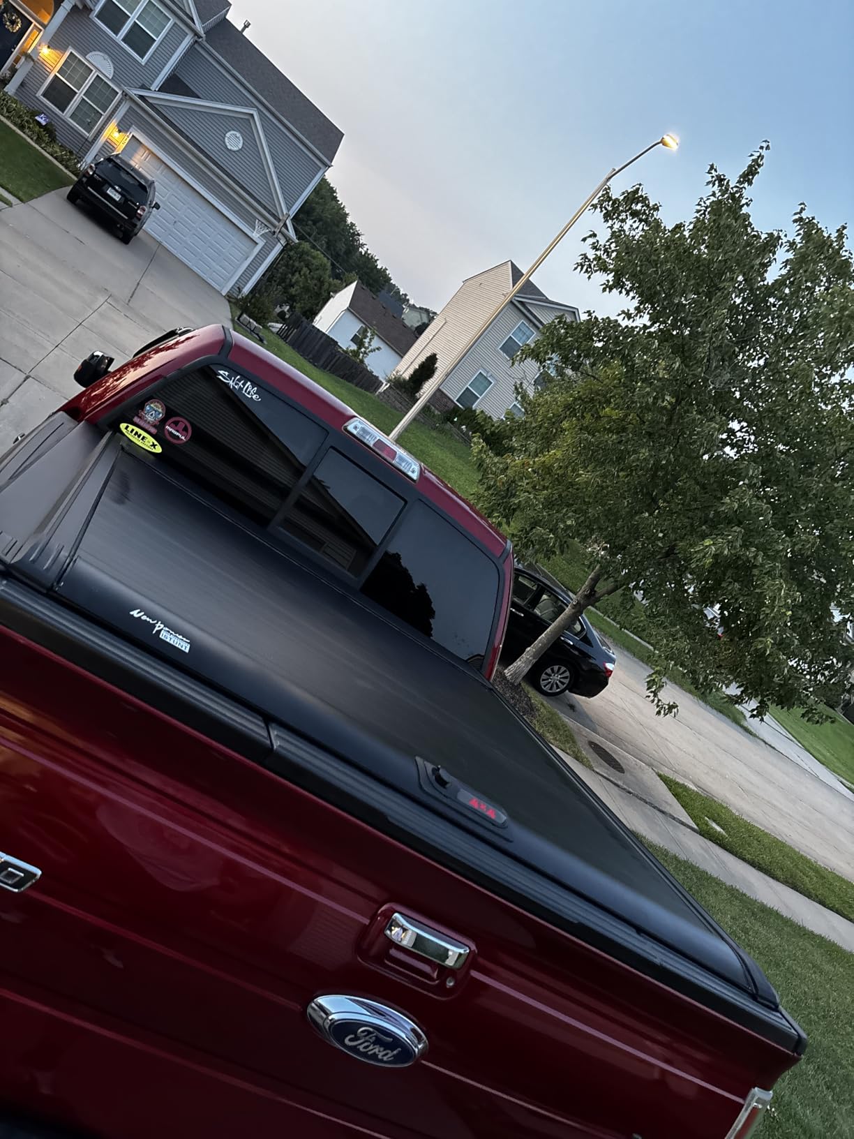 RealTruck Retrax RetraxPRO XR Retractable Truck Bed Tonneau Cover - 2021-2026 Ford F-150 (incl. Raptor/Lightning) 5'7