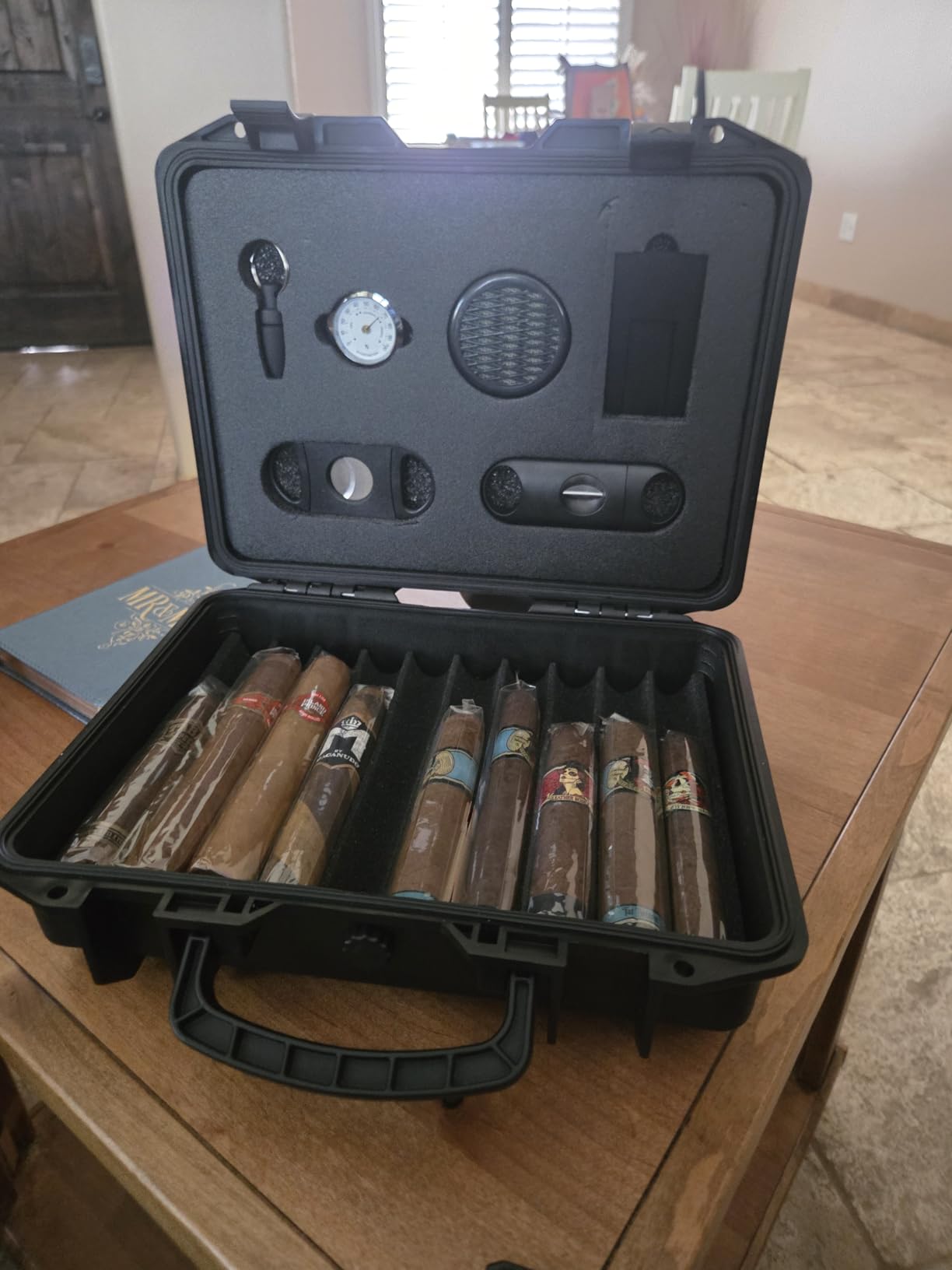 INFINITKIN Cigar Humidor Case | Lockable, Waterproof, Crushproof, Airtight | Holds 20 Cigars | Durable, Portable Travel Cigar Humidor Kit for Aficionados customer photo 1