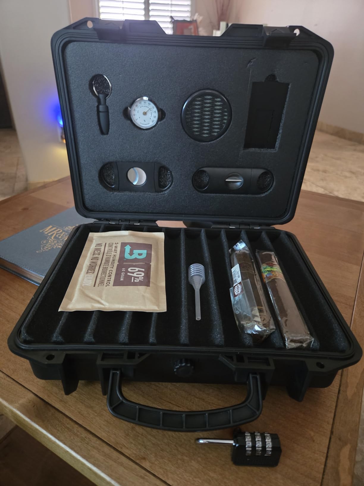 INFINITKIN Cigar Humidor Case | Lockable, Waterproof, Crushproof, Airtight | Holds 20 Cigars | Durable, Portable Travel Cigar Humidor Kit for Aficionados customer photo 2