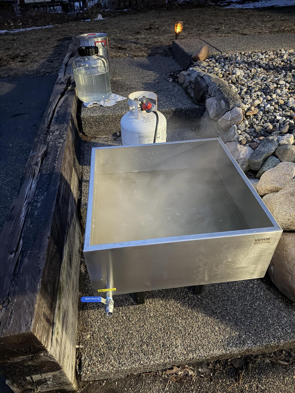 VEVOR Maple Syrup Evaporator Pan, 35 Gallon, 36 x 24 x 9.5 Inch Maple Syrup Pan, 304 Stainless Steel Maple Syrup with 2 Valves and 3 Heating Methods, for Home, Outdoor customer photo 1