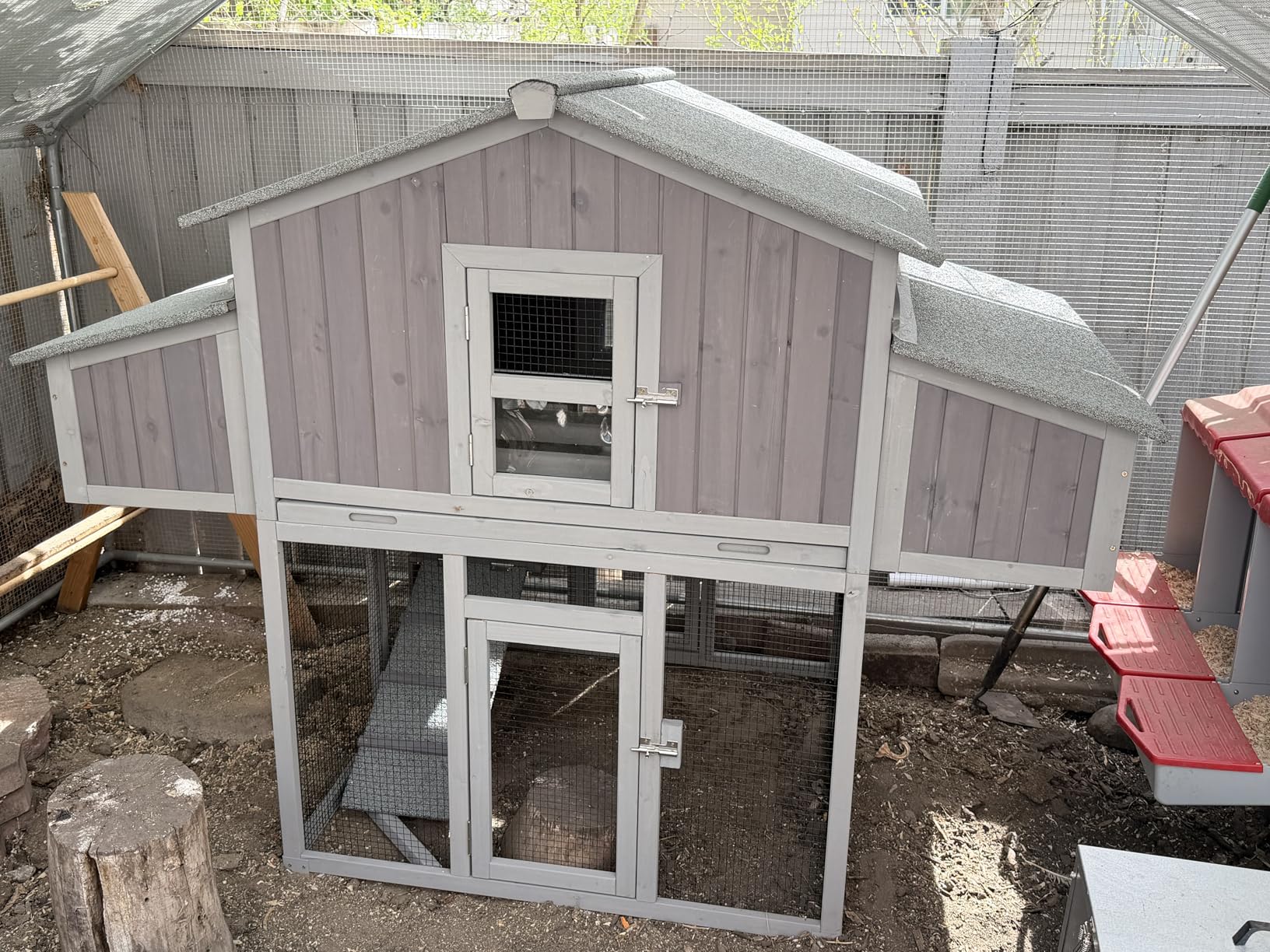 Large Chicken Coop - Unique Folding Design for Easy to Set Up - Chicken House for Outdoor with Two Nesting Box, Leakproof Pull-on Tray, and UV-Resistant Roof Panel customer photo 2