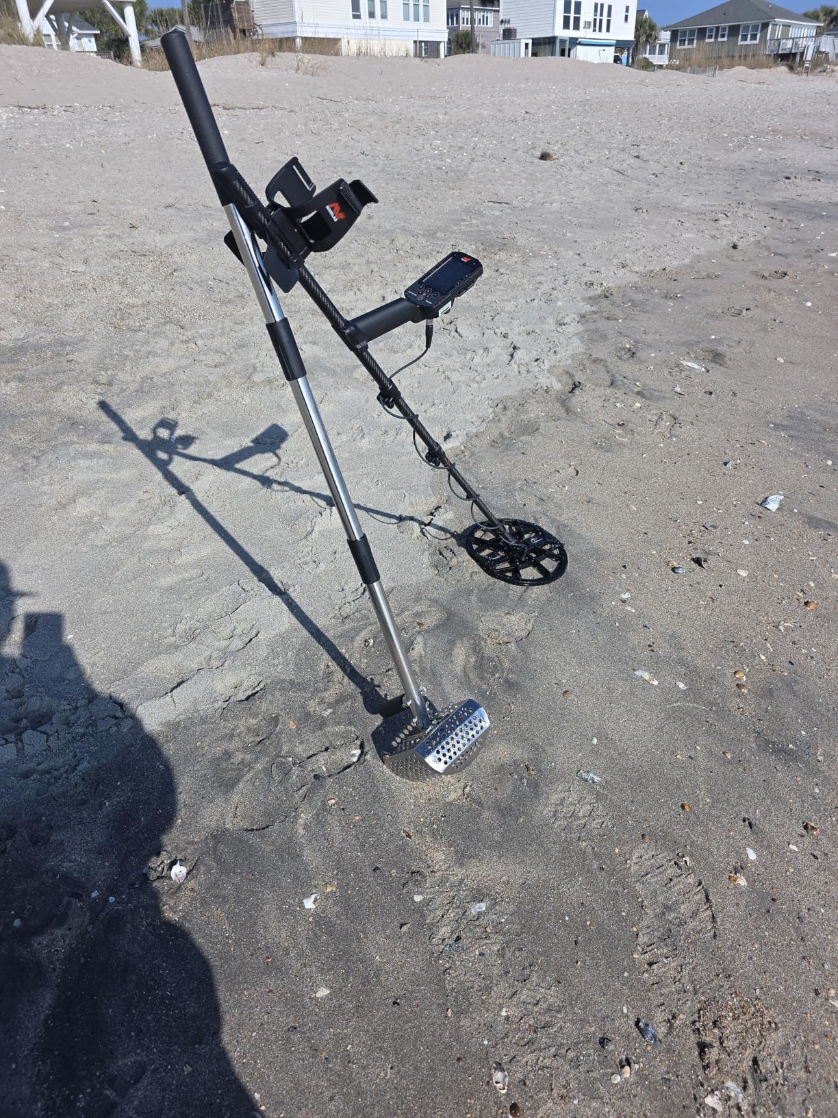 Sand Scoop for Metal Detecting, Stainless Steel Metal Detector Scoop with Long Steel Handle, Sand Sifter for the Beach, Metal Detector Accessories, Metal Detecting Shovel, Sand Flea Rake for Beach customer photo 1