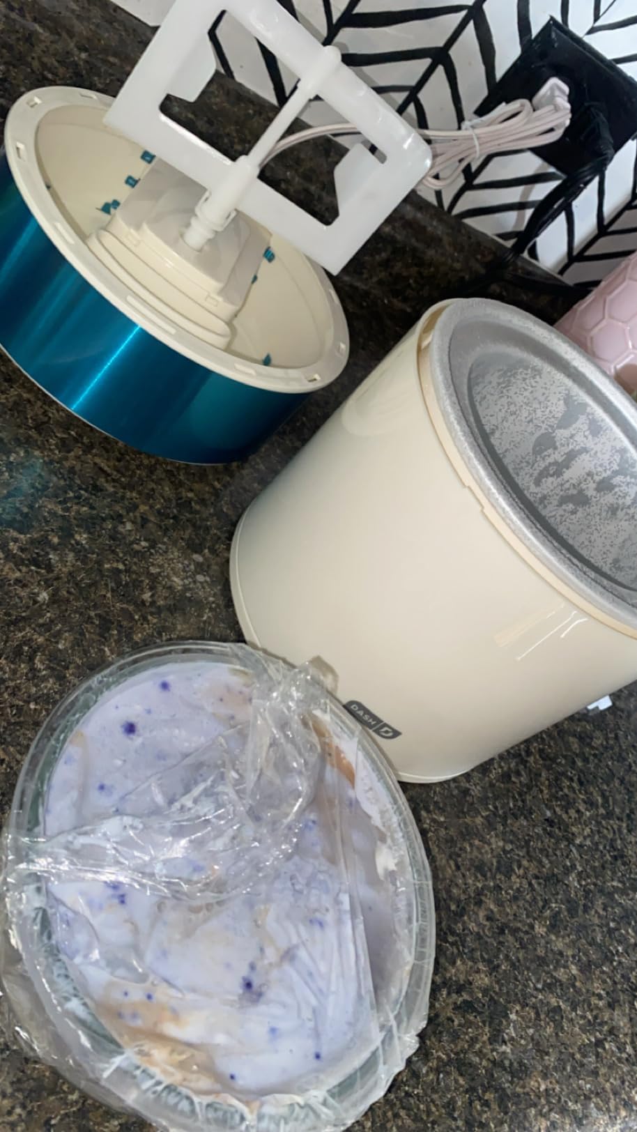 Dash Deluxe Gelato & Ice Cream Maker - HomeMade Dessert Maker with One-Touch Churning - Space-Saving Design & Easy to Clean - 2 Quarts, Aqua customer photo 1
