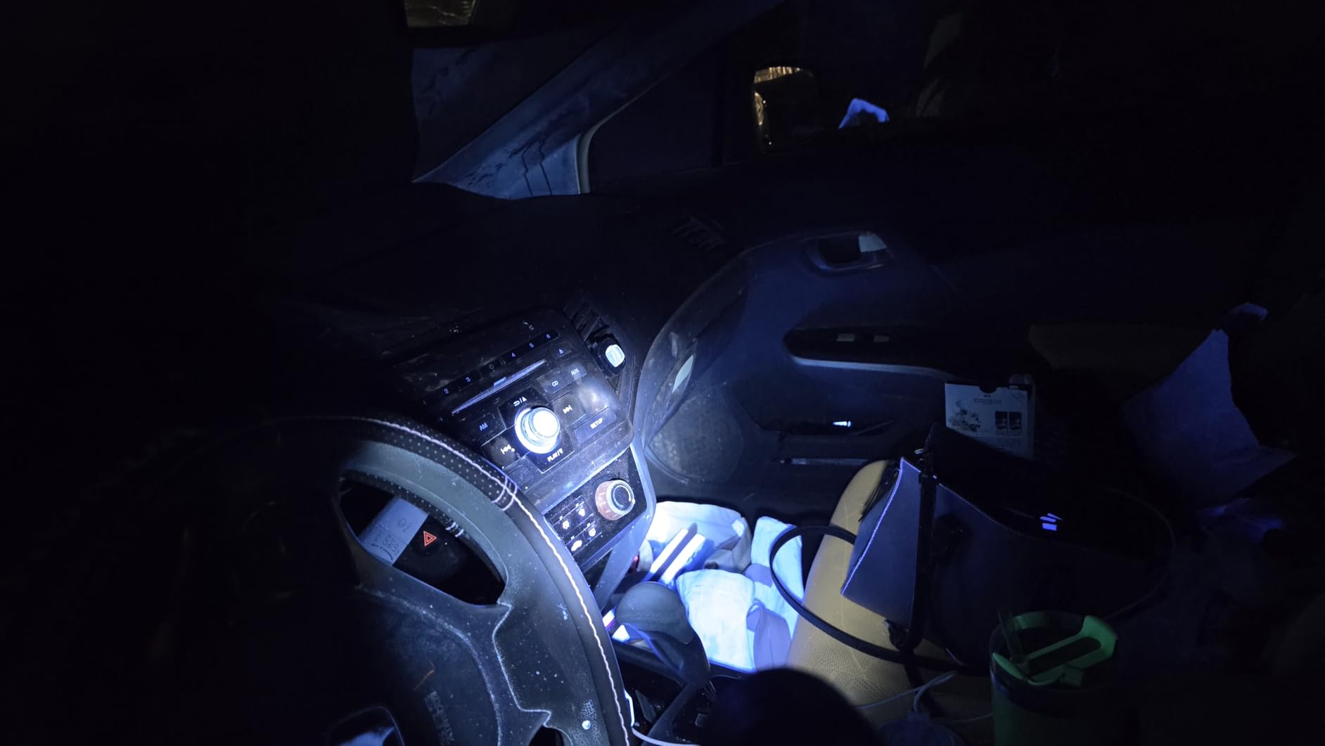 LUMENSHOOTER S3U UV Flashlight Blacklight, Rechargeable Powerful Handheld UV Light for Resin Curing, Pet Urine & Scorpion Detection, Rocks & Minerals Hunting (365NM) customer photo 1