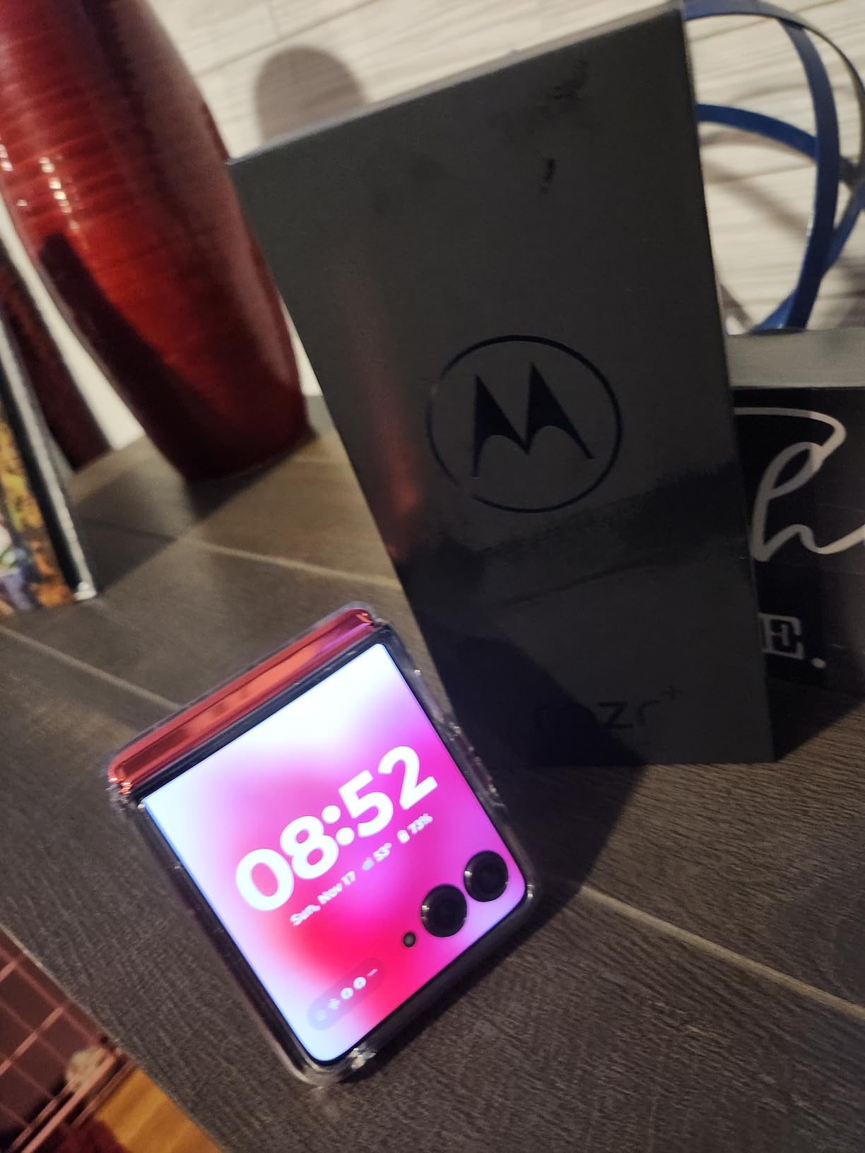 Motorola Razr Ultra 2025 | Unlocked | Made for US 16/512GB | 50MP Camera | Pantone Scarab customer photo 1