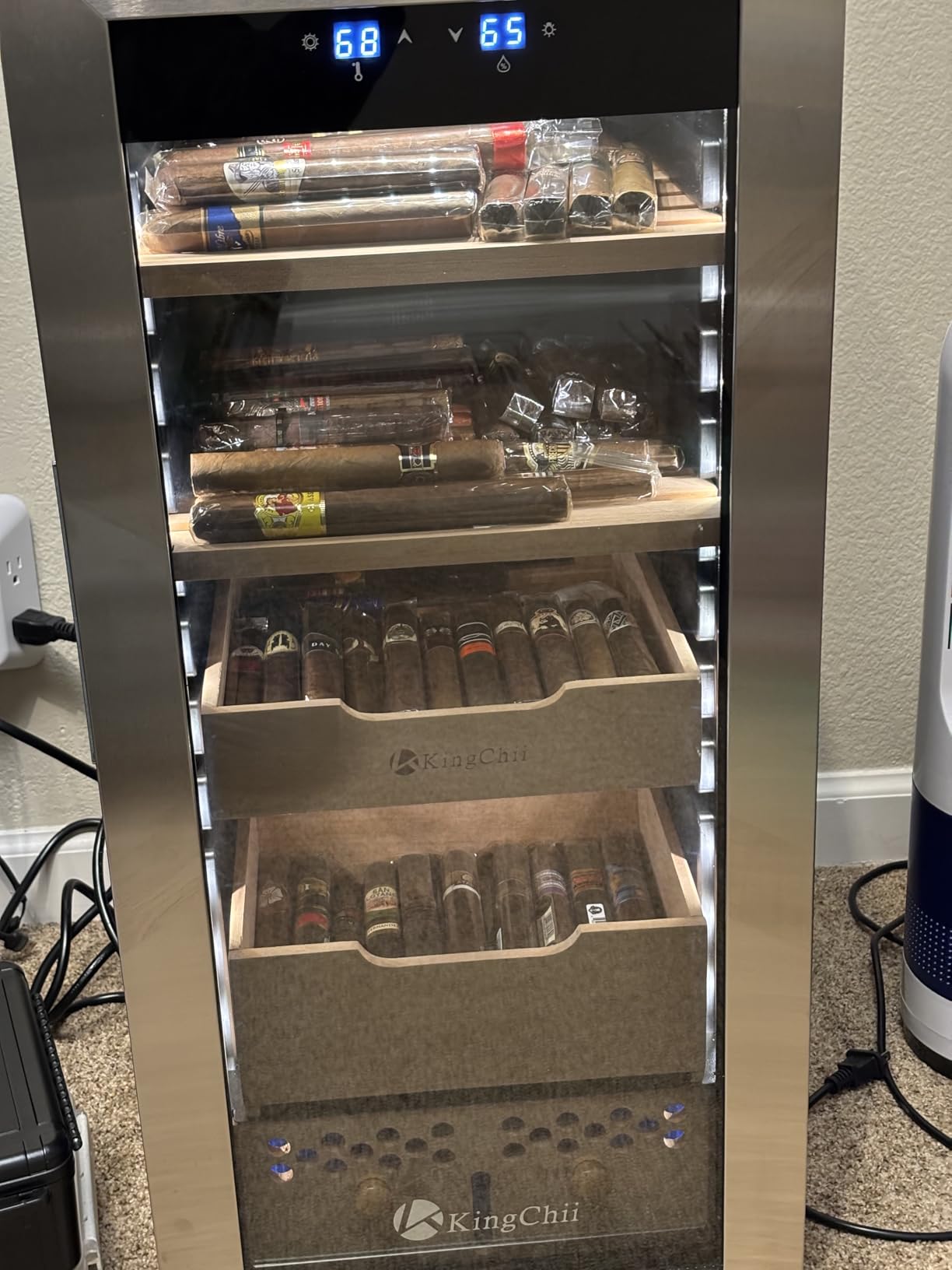 KingChii Upgrade 60L Electric Cigar Humidor, Compressor Temperature (64-72℉) & Humidity (60%-84%) Control, with Spanish Cedar Wood Shelves & Drawer, Gifts for Men (550 Cigars) customer photo 1