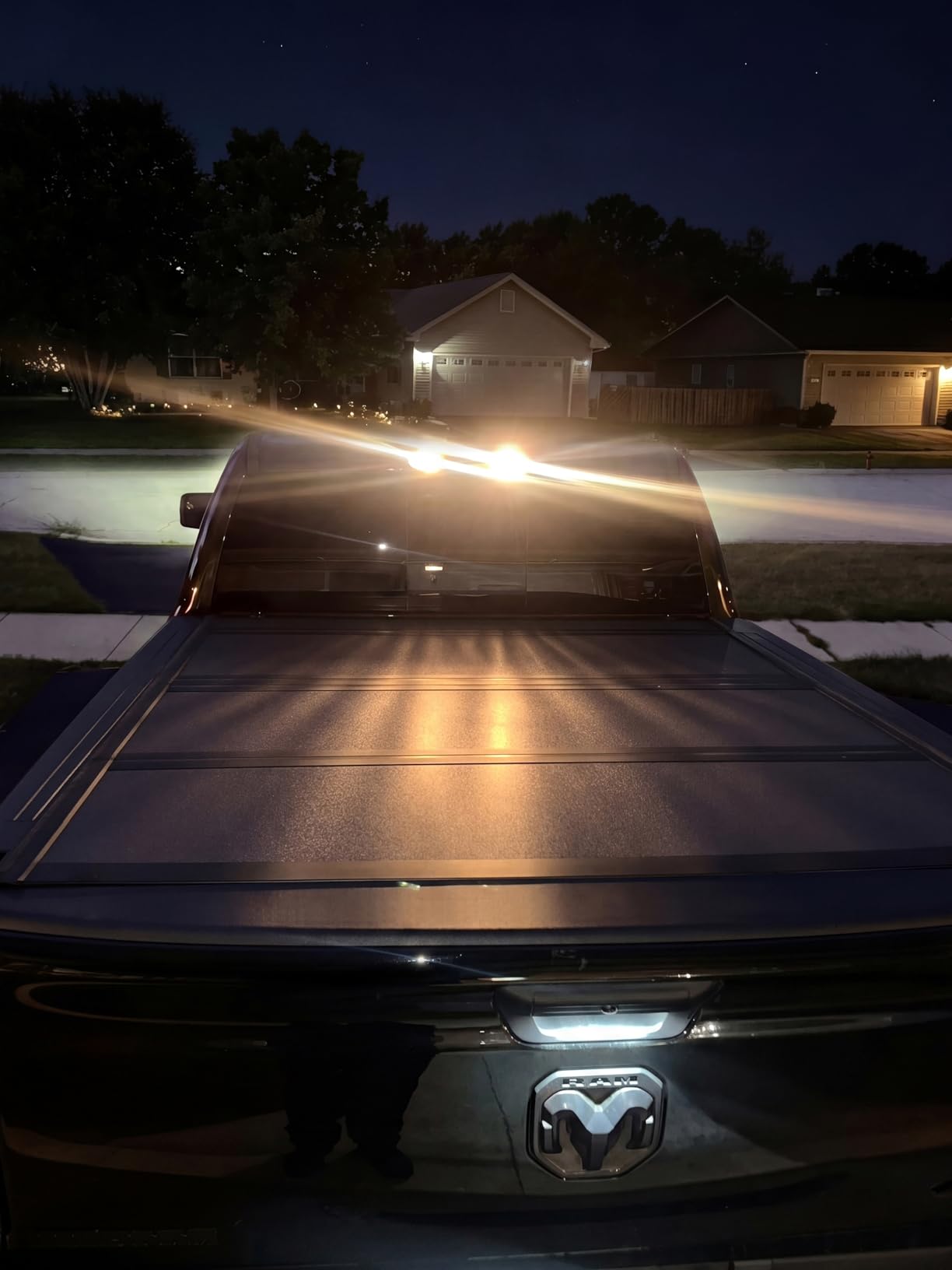 SKEXI Low Profile Truck Bed Tonneau Cover - Ford F150 5.5 ft (67.1
