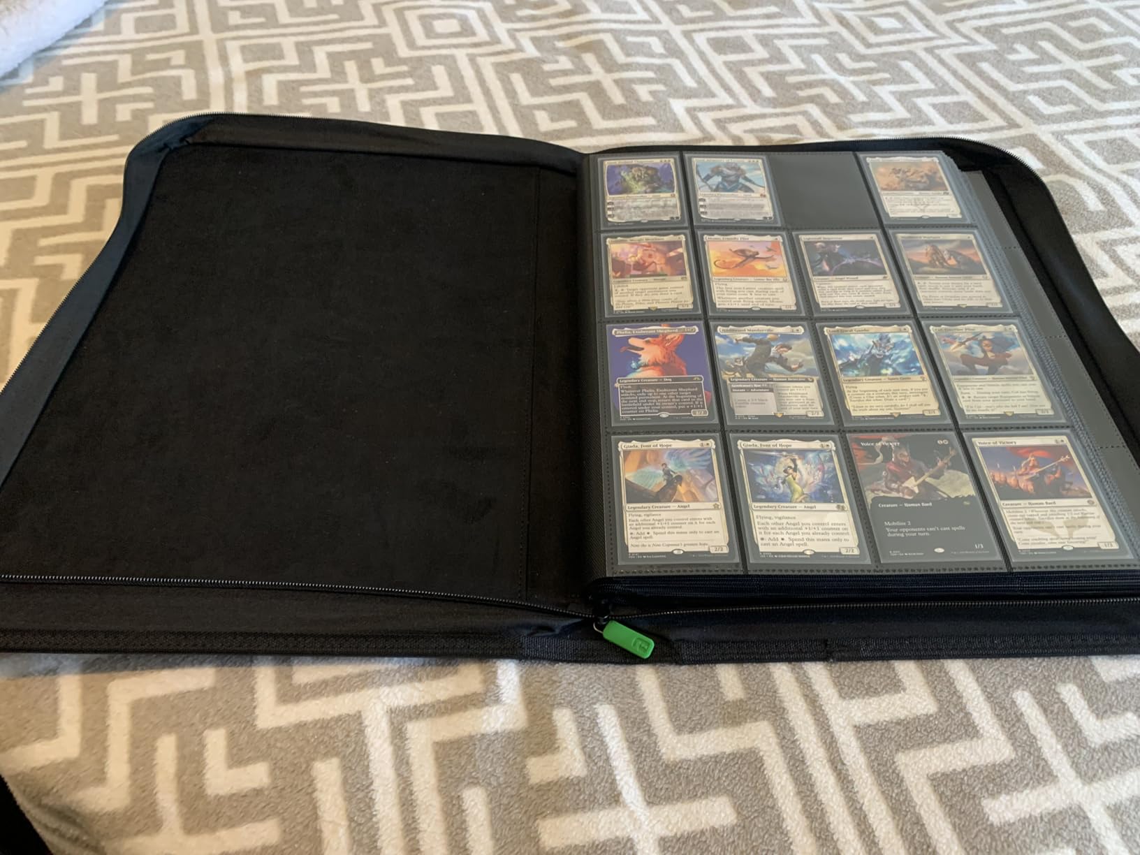 Vault X 16 Pocket XXL Trading Card Zip Binder, 1088 Cards, Premium Exo-Tec Album Material, 34 Side-Loading Pages (Black) customer photo 1
