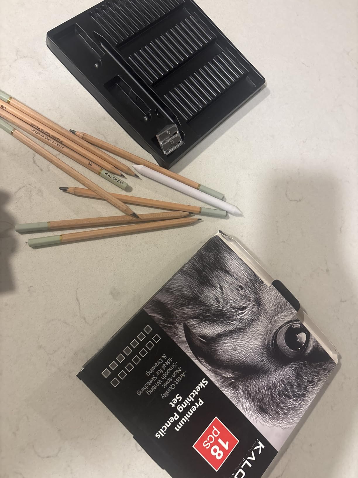 KALOUR 28 Pro Sketching Drawing Pencils Set - 14 Graphite Pencils (14B-5H), Charcoal Pencils, Erasers, Sharpener & Stumps - Complete Art Kit customer photo 1