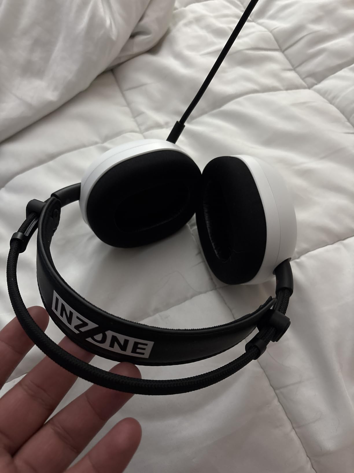 Sony INZONE H9 II Wireless Noise Canceling Gaming Headset, WH-1000XM6 Drivers, Lightweight, Detachable Cardioid AI Mic, 2.4GHz and Bluetooth, Soft Case, for PC, PS5, Switch, and Mobile, Black customer photo 2