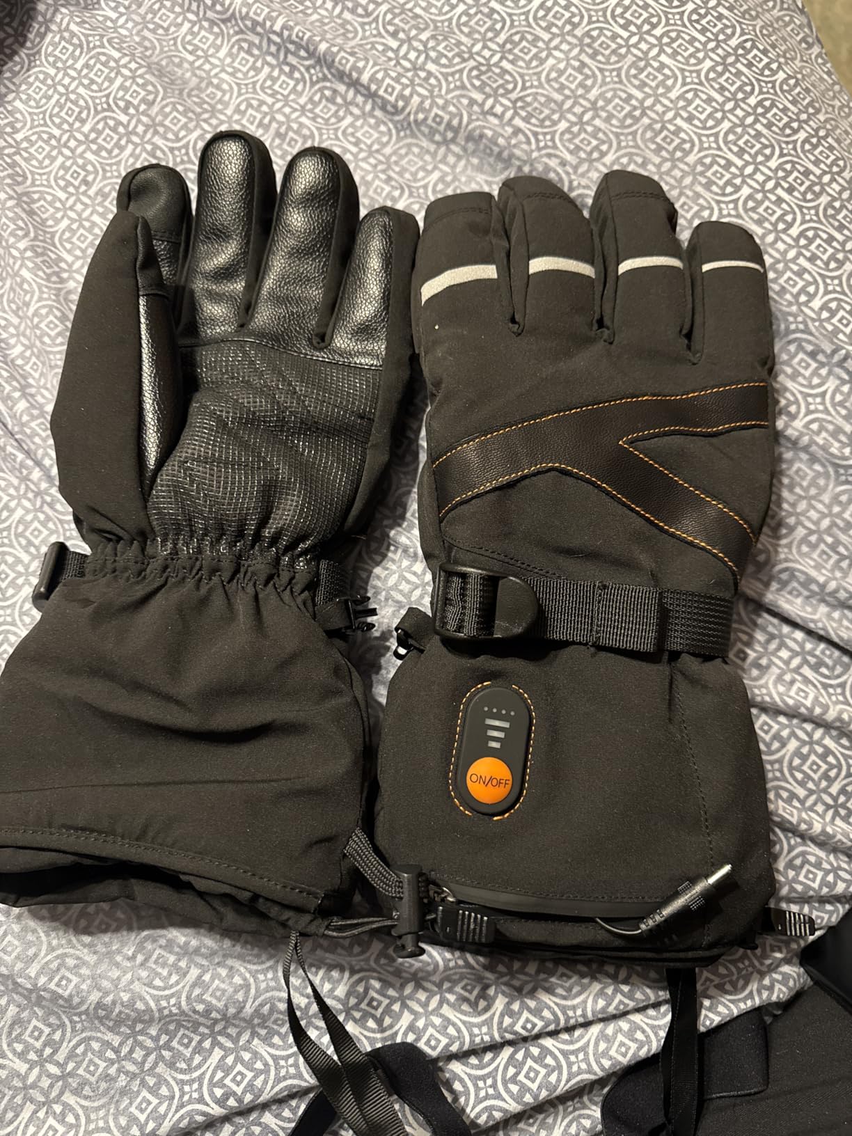 Heated Gloves for Men Women, 7.4V Electric Battery Rechargeable Heated Ski Gloves, Waterproof Touchscreen Heating Gloves for Winter Outdoor Hunting Motorcycle Cycling customer photo 1