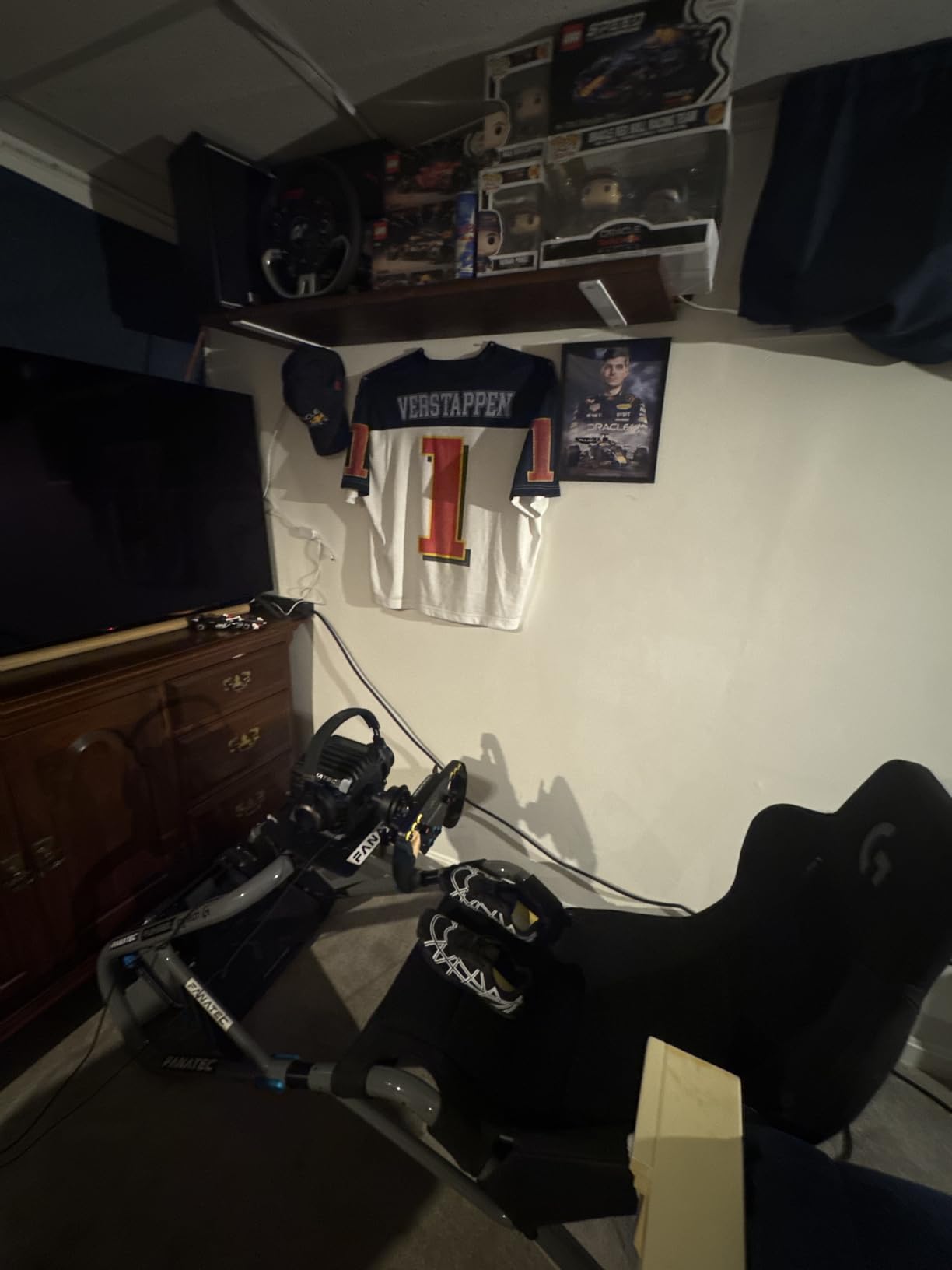 Fanatec Sim Racing ClubSport Steering Wheel F1 Esports V2 - Officially Licensed Formula 1 Product, Alcantara Grips, LED Display, Magnetic Paddles, Integrated Vibration Motors - PC customer photo 1