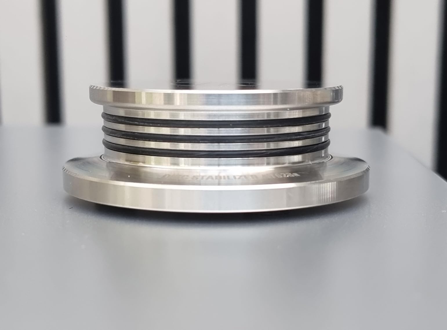 Audio-Technica AT628a Premium Stainless-Steel Vinyl Record Stabilizer Weight for Reduced Resonance, 450 g customer photo 1