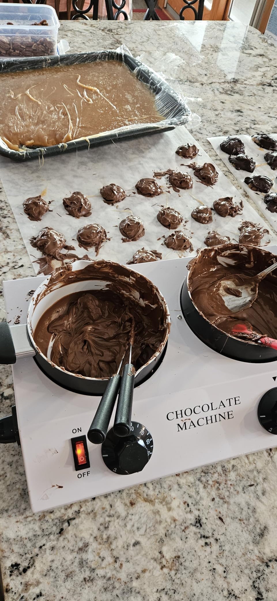 2026 Upgrade Chocolate Melting Pot, 1L Chocolate Melting Machine with Candy Dipping Tools, Electric Chocolate Tempering Machine for Chocolate, Candy, Butter Making Warming Coffee Milk Wine (40W, 110V) customer photo 1