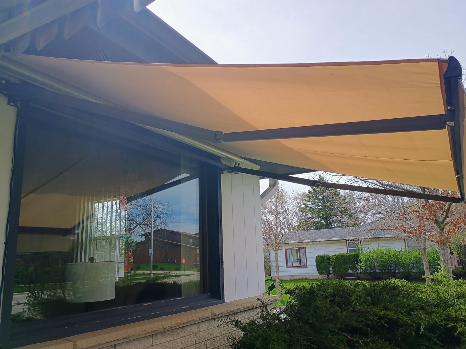 HOMEDEMO 12x9.8 Electric Retractable Awning for Patio, Motorized Awnings, Sunshade Shelter Crank Handle, UV & Waterproof Polyester Cover and Aluminum Frame for Outdoor Deck customer photo 2