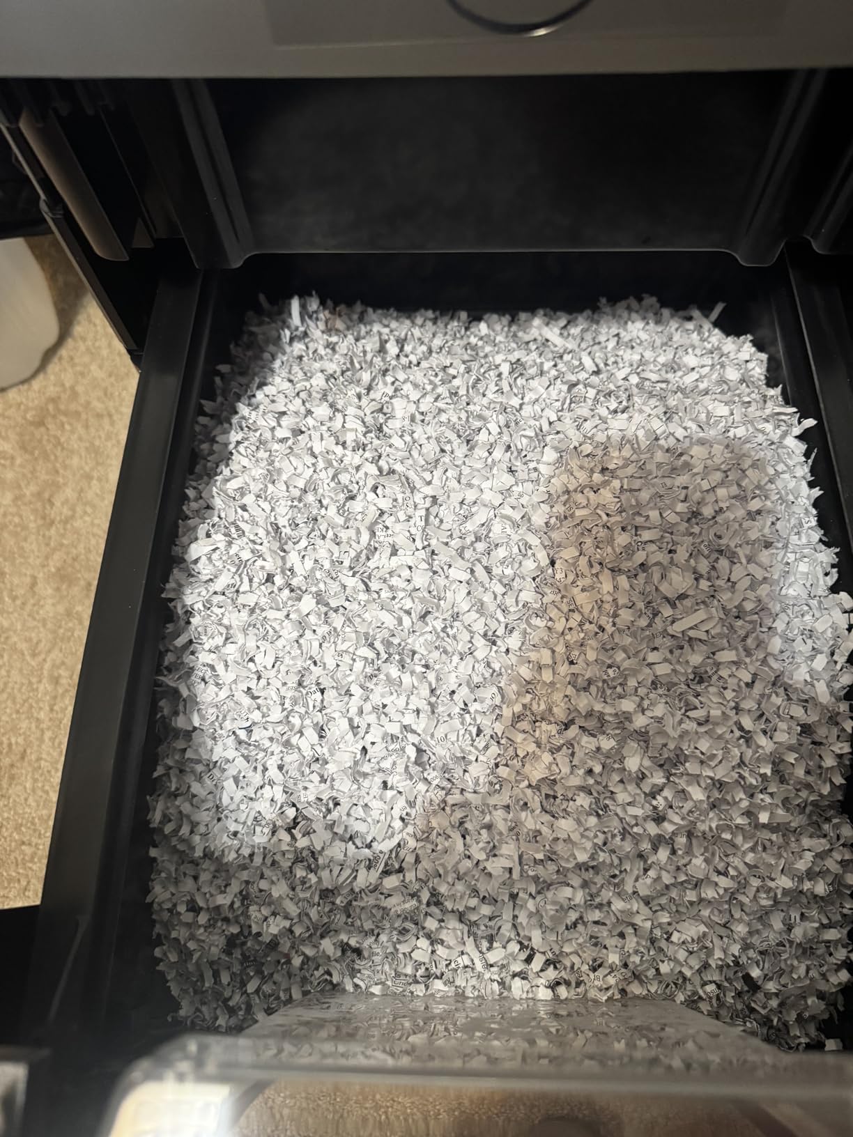 BONSEN 300-Sheet Auto Feed Paper Shredder, P-5 High Security Heavy Duty Shredders for Office Use, 60 Minutes Non-Stop Micro Cut Shredding, 8.1-Gal Pullout Bin, 58dB Quiet Large Paper Shredder (S9221) customer photo 2