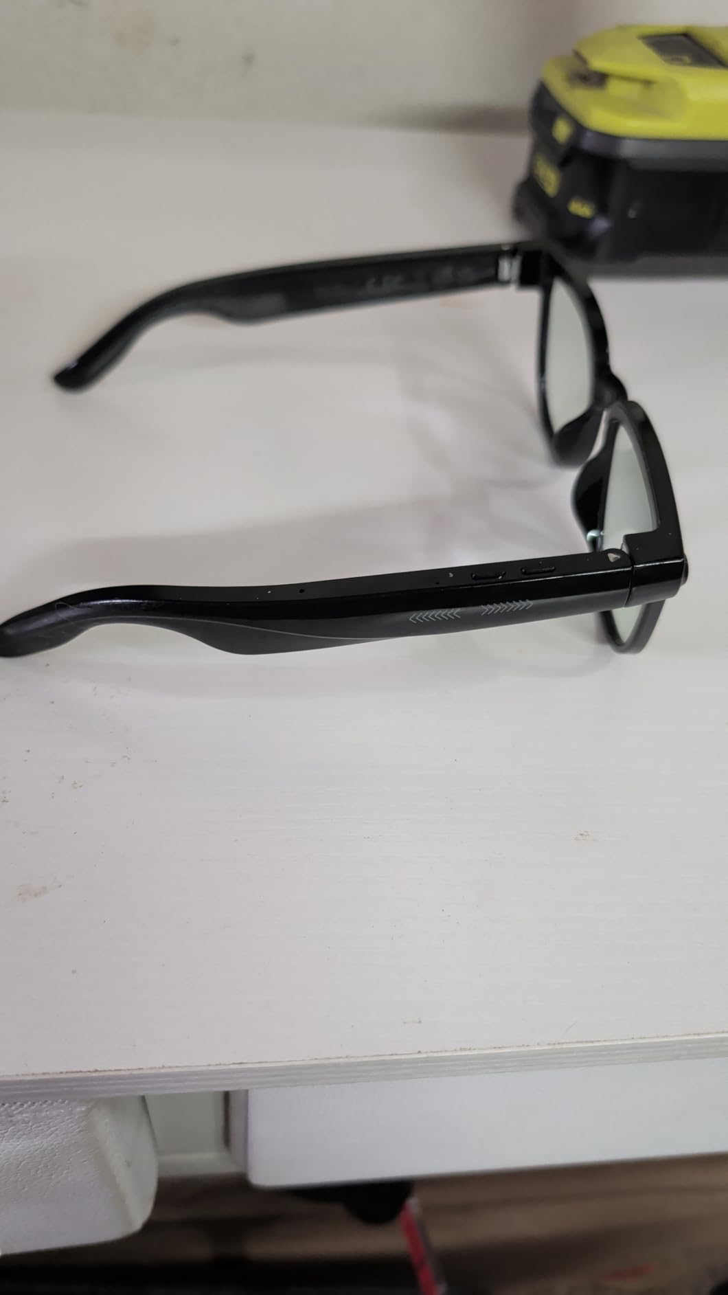 AI Smart Glasses with Camera and Audio, 4K HD Video Recording Glasses, 8MP Camera Glasses for Men Women, AI Voice, Real-Time Translation, Photochromic Lenses, IP65 Waterproof for Travel & Meetings customer photo 1
