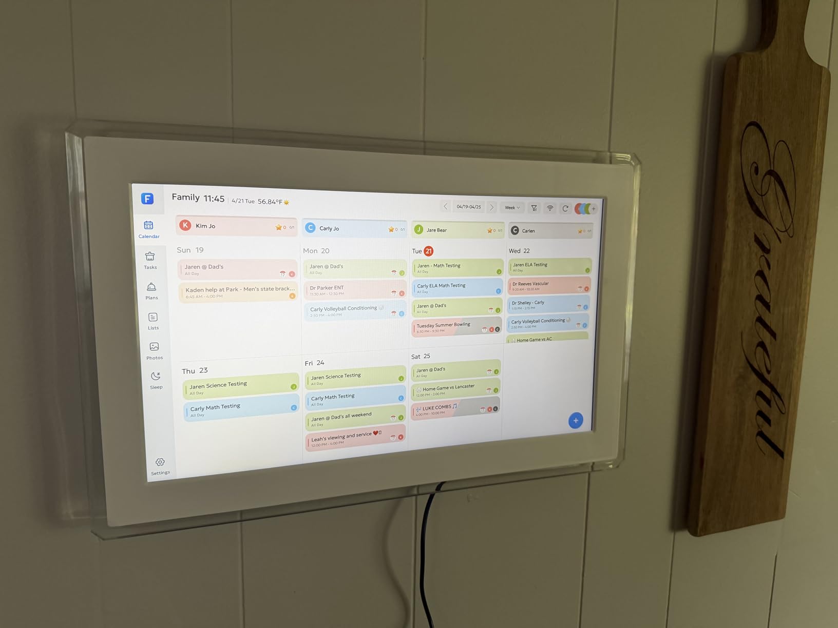 Digital Calendar Wall Touch Screen, 15.6 Inch Smart HD Electronic Calendar for Family & Chore Chart with Meal Planner, Built-in Digital Photo Frame customer photo 1