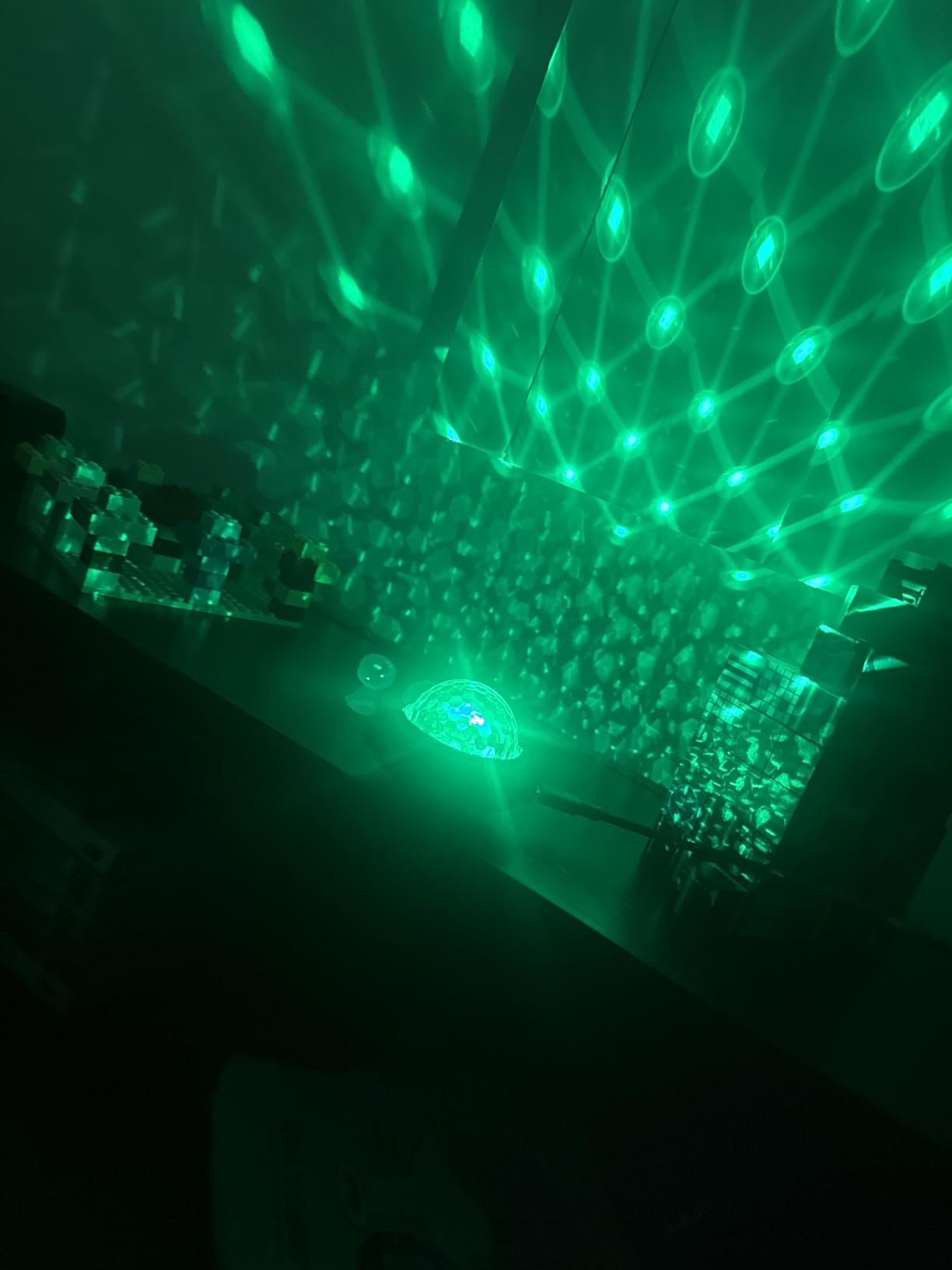 Wireless Rechargeable Stage Lights, 5200mAh Par Lights, 40W RGBW+UV Uplight, Controllable via APP, Remote Control, and Wireless DMX; Suitable for Weddings, Events, DJ Shows, and Stage Lighting.(White) customer photo 1