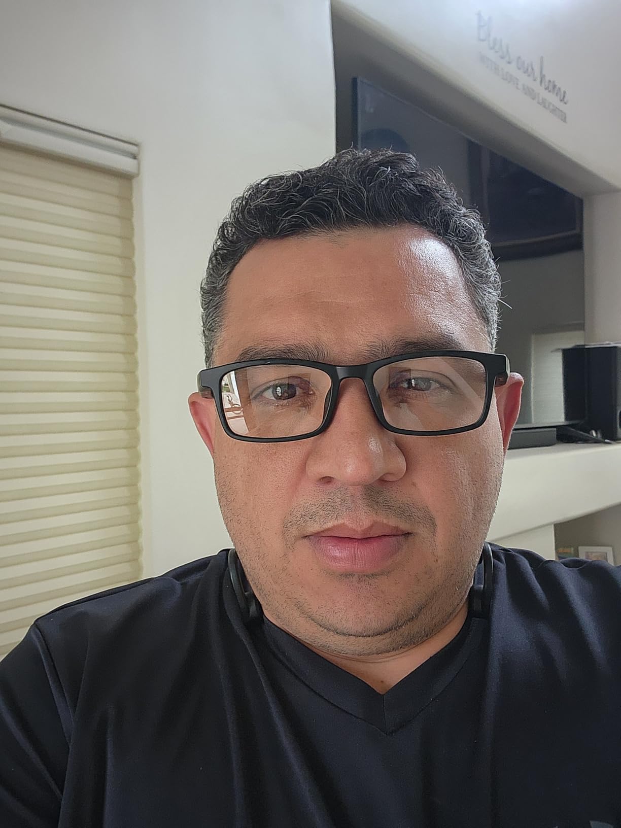 AI Smart Bluetooth Glasses with 164 Languages Translator with Speaker Photochromic Lenses Open-Ear Audio for Men/Women Driving/Travel/Work (Traslation Glasses- GS06S-Silver) customer photo 2