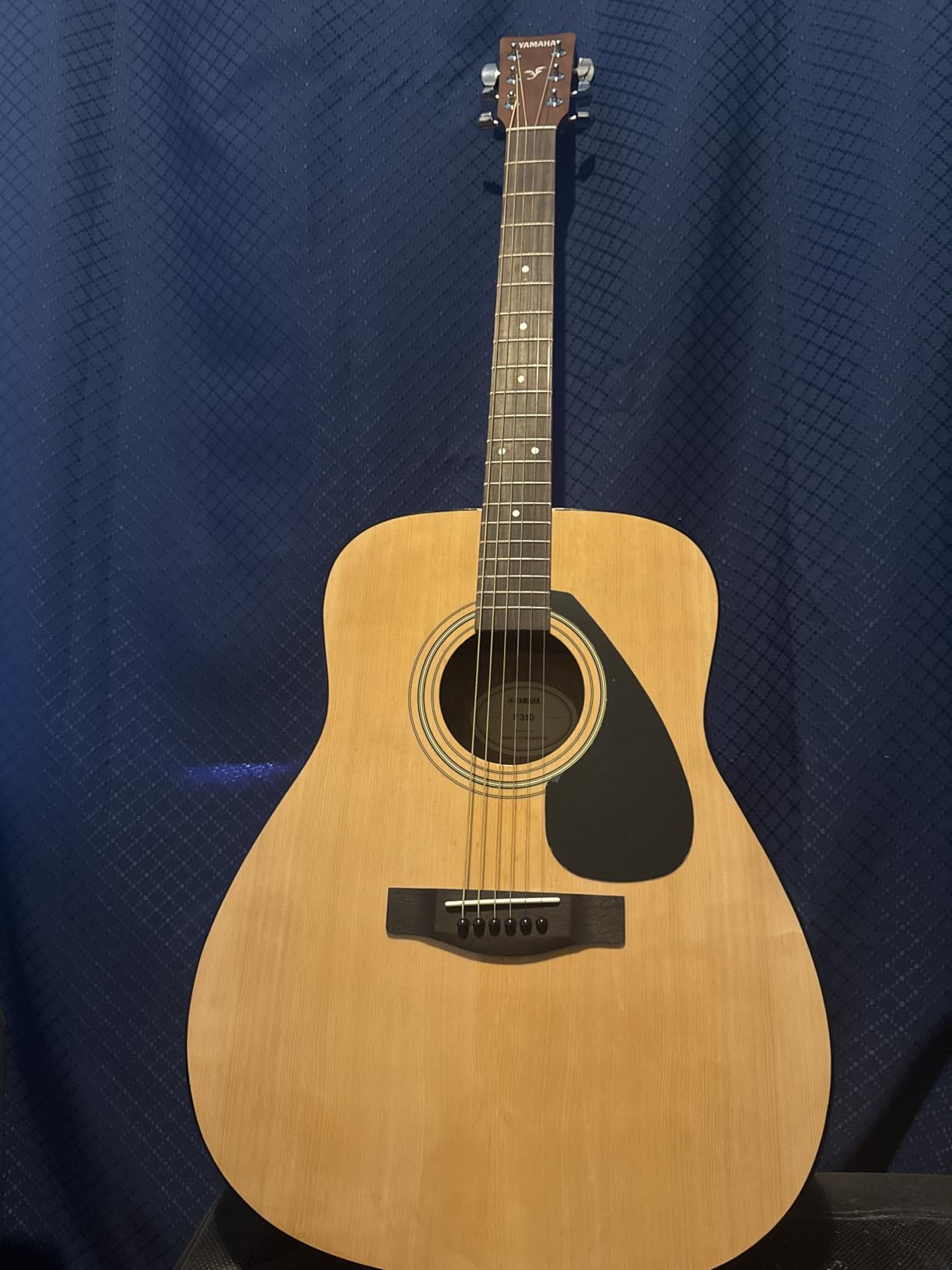 Yamaha GigMaker Standard Acoustic Guitar Package with Gig Bag, Tuner, Strap and Picks - Natural customer photo 1