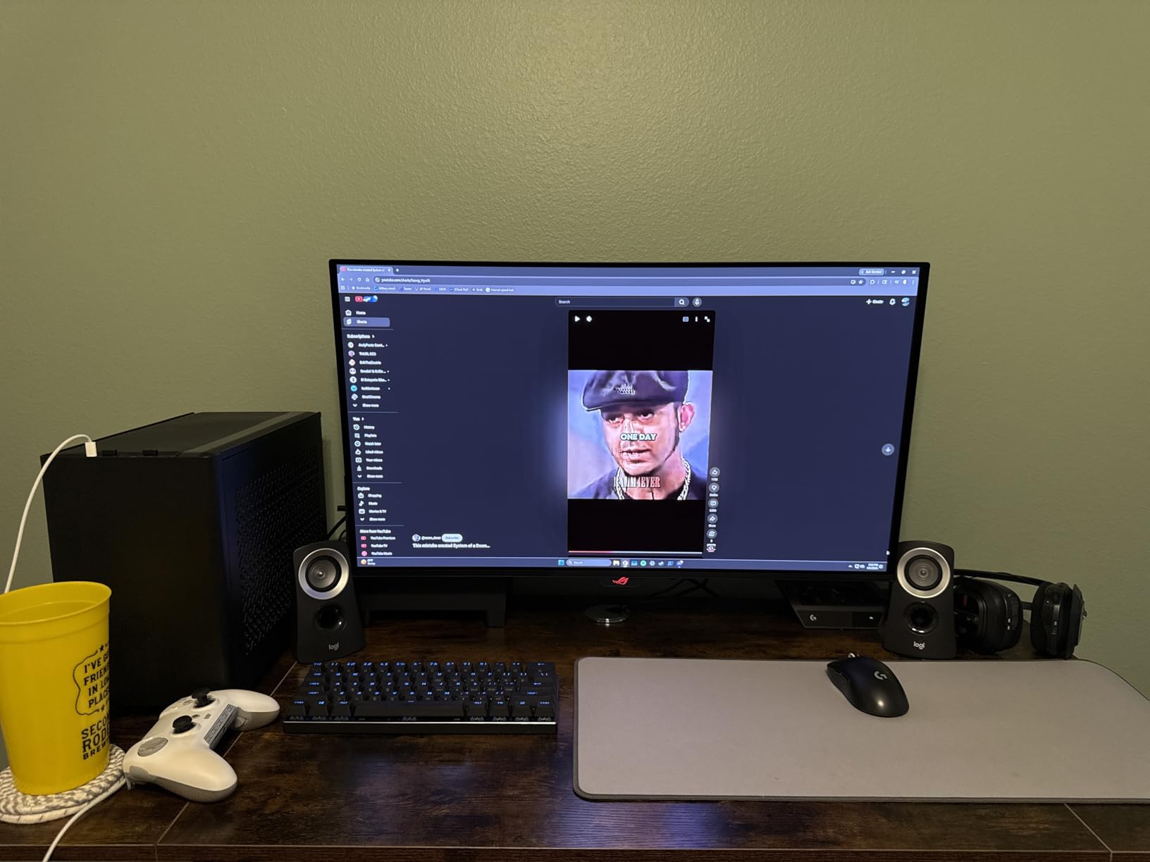 Logitech Z313 2.1 Multimedia Speaker System with Subwoofer customer photo 1