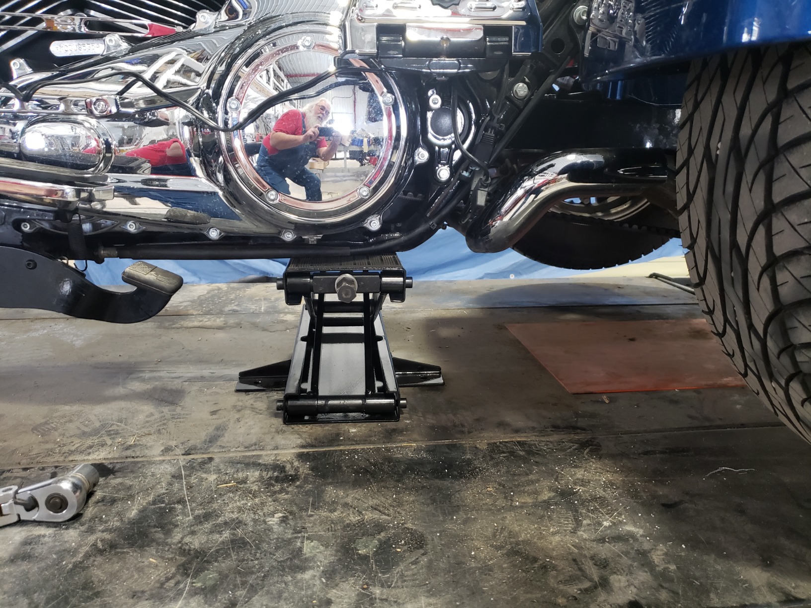 Black Widow Steel Motorcycle Jack - 1,100 lb. Capacity MC-Jack Front or Rear Tires, Hex Socket Handle, 3.75