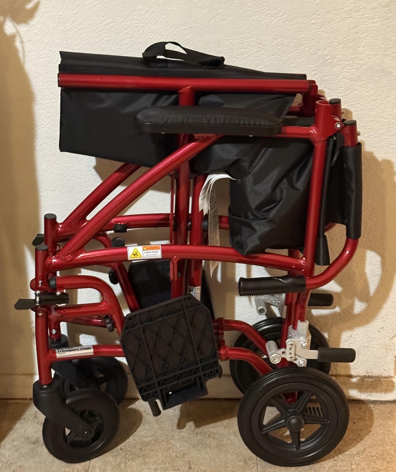 Drive Medical DFL19-BLK Fly-Lite Lightweight Folding Transport Wheelchair with Swing-Away Footrests, Black customer photo 1