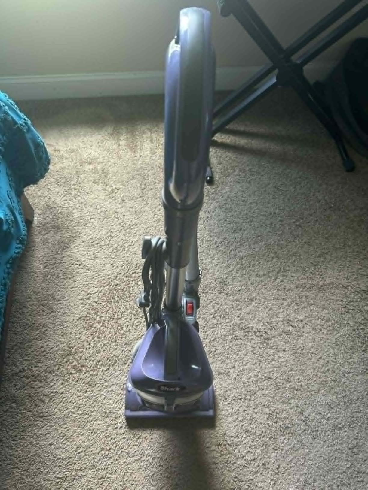 Shark Upright Vacuum Cleaner | Navigator Lift-Away | Pet Hair, Carpet & Hard Floor Cleaning | HEPA Filter | Swivel Steering | NV352 customer photo 2
