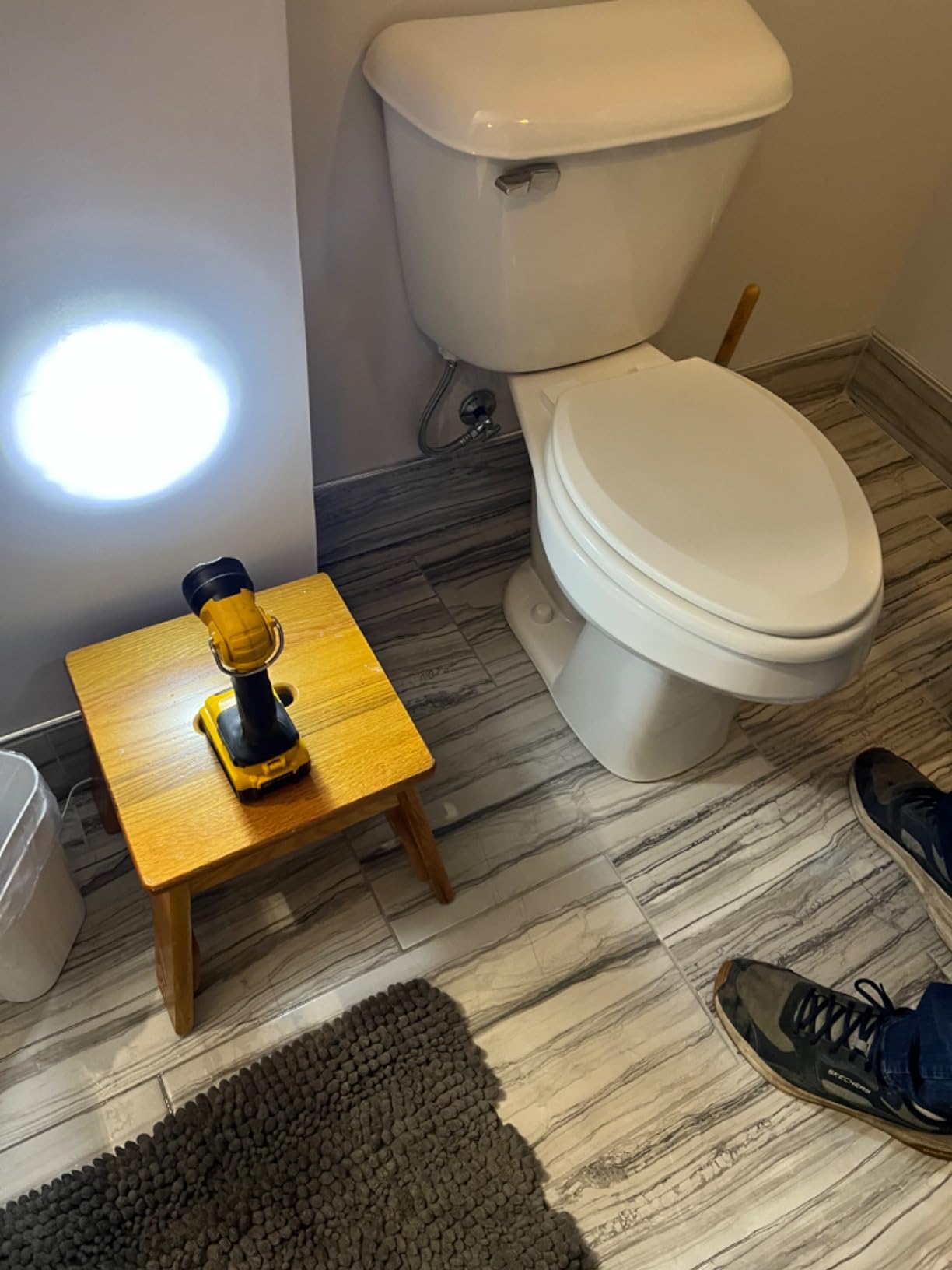 DEWALT 20V MAX* LED Work Light/Flashlight (DCL040) customer photo 2