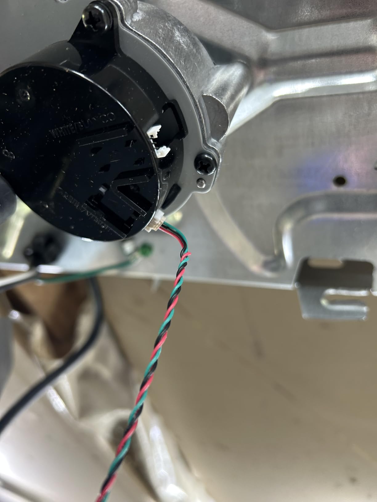 Genie SilentMax 1200 Model 4042-TKH Garage Door Opener with Motion Detection Lighting, Ultra-Quiet Steel-Reinforced Belt Drive, 140V DC Motor, 3/4+ HPc customer photo 1
