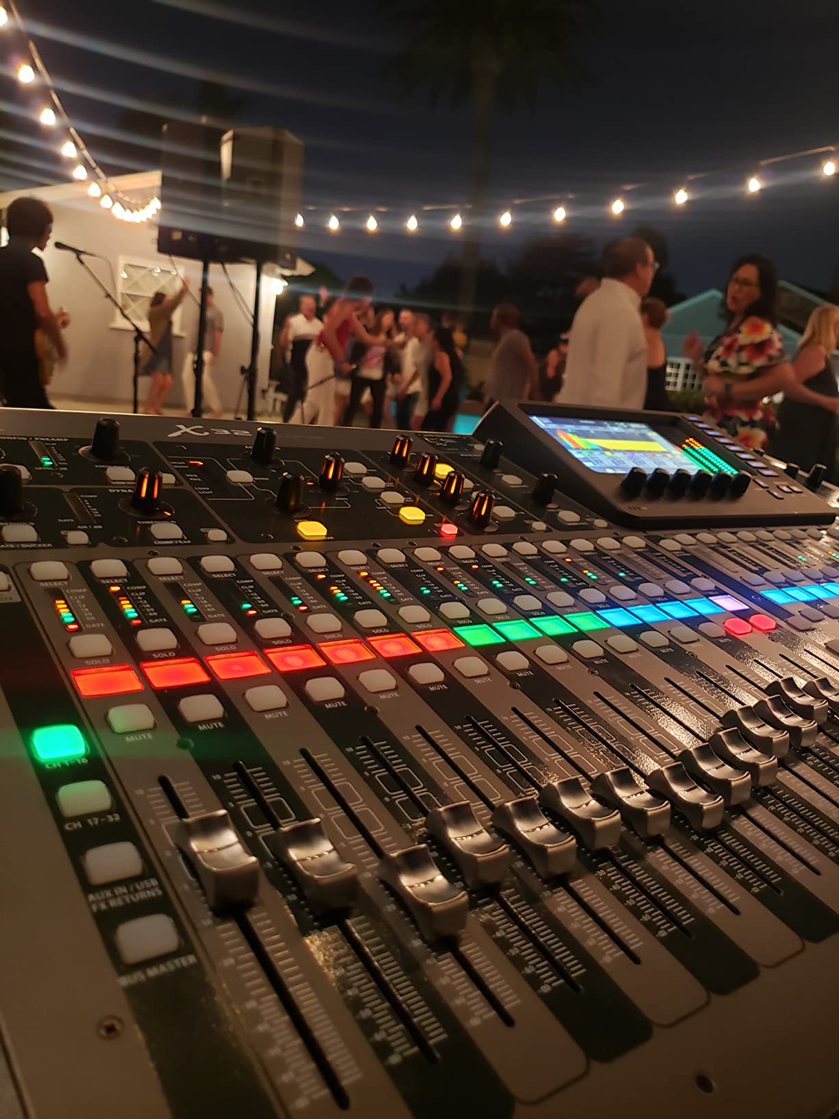 Behringer X32 40-Input 25-Bus Digital Mixing Console, Black (X32) customer photo 2
