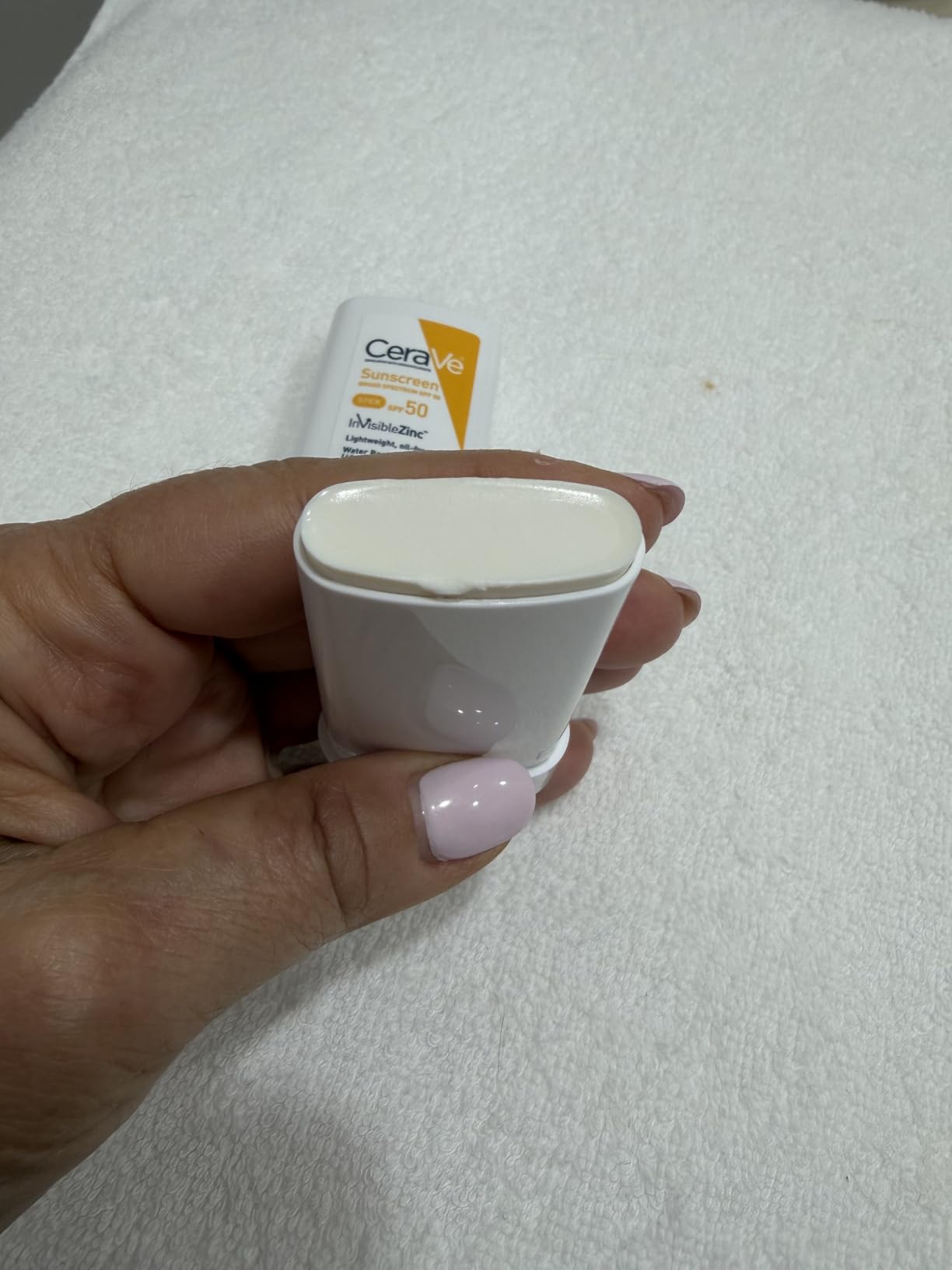 CeraVe Mineral Sunscreen Stick SPF 50, Broad Spectrum SPF + Hyaluronic Acid + Ceramides, Titanium Dioxide & Zinc Oxide, 100% Mineral Face Sunscreen Stick, Fragrance Free & Oil Free customer photo 2