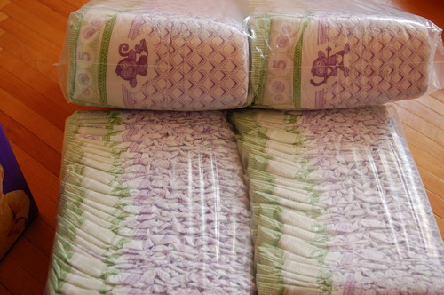 luvs diapers size 5, 140 count customer photo 1