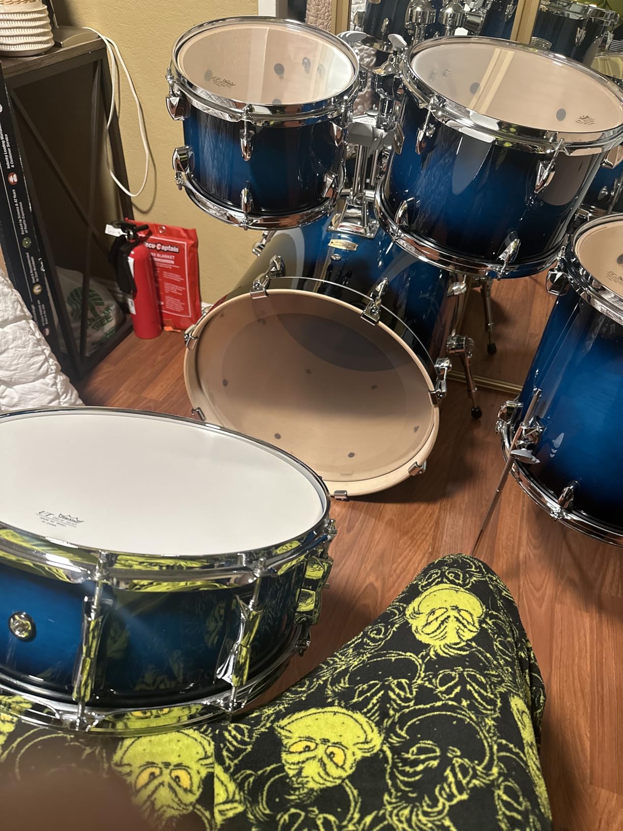 Ludwig Accent Drive 5-Pc Drum Set, Red Sparkle - Includes: Hardware, Throne, Pedal, Cymbals, Sticks & Drumheads customer photo 1