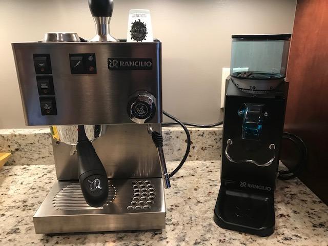 Rancilio Silvia Espresso Machine, 0.3 liters, Iron Frame and Stainless Steel Side Panels customer photo 1