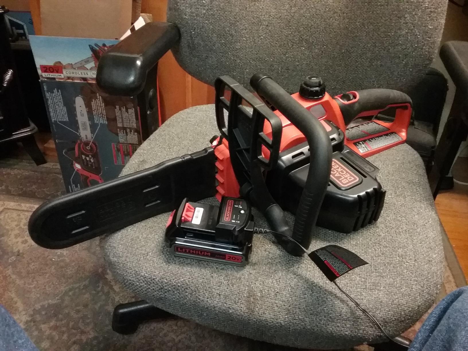 BLACK+DECKER 20V MAX Electric Chainsaw, 10 inch Cordless Chainsaw with Battery and Charger Included (LCS1020) customer photo 2