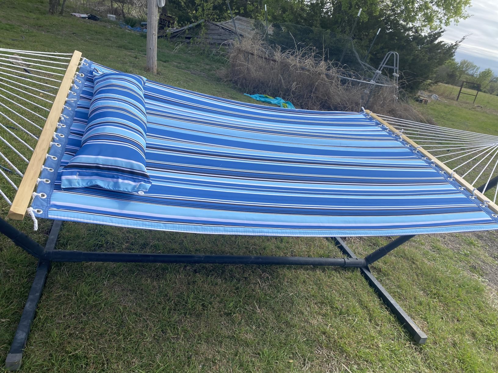 Sunnydaze Quilted Double Hammock for Outside with Spreader Bars and Pillow - 450 lb Capacity, 74x55 Inch Bed, UV Resistant, Quick Dry - Chains Included, Stand Sold Separately - Catalina Beach customer photo 1