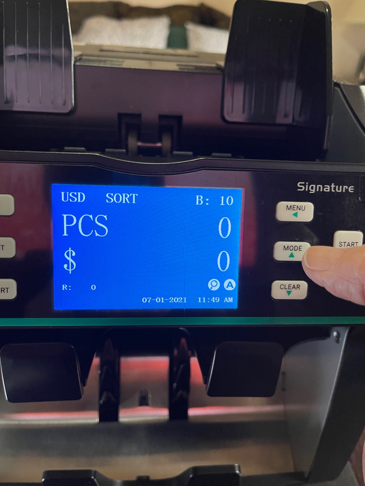 KOLIBRI Money Counter Machine with LCD Display, Business Grade, Dollar, Euro, Advanced UV/MG/IR/DD/HLF Detection, Single Denomination Value Count, 1,500 Notes/Min, 1-Year Warranty customer photo 1